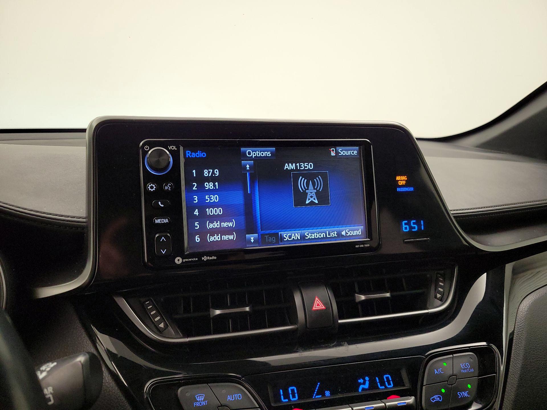 Thumbnail: 2018 Toyota C-HR - 15