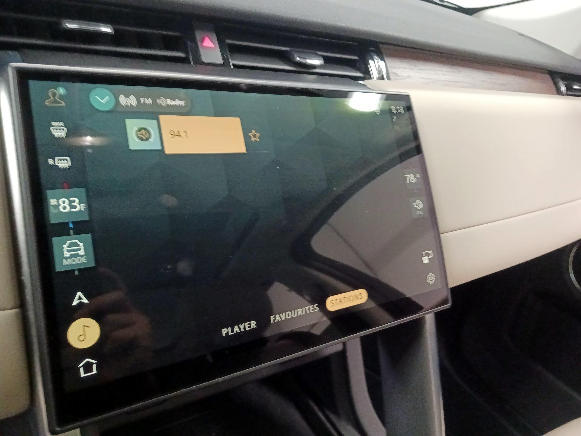 Thumbnail: 2024 Land Rover Discovery Sport - 12