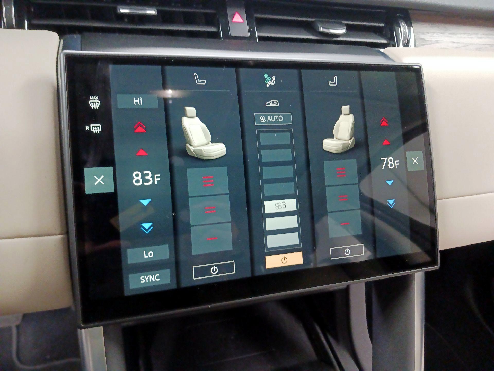 Thumbnail: 2024 Land Rover Discovery Sport - 13