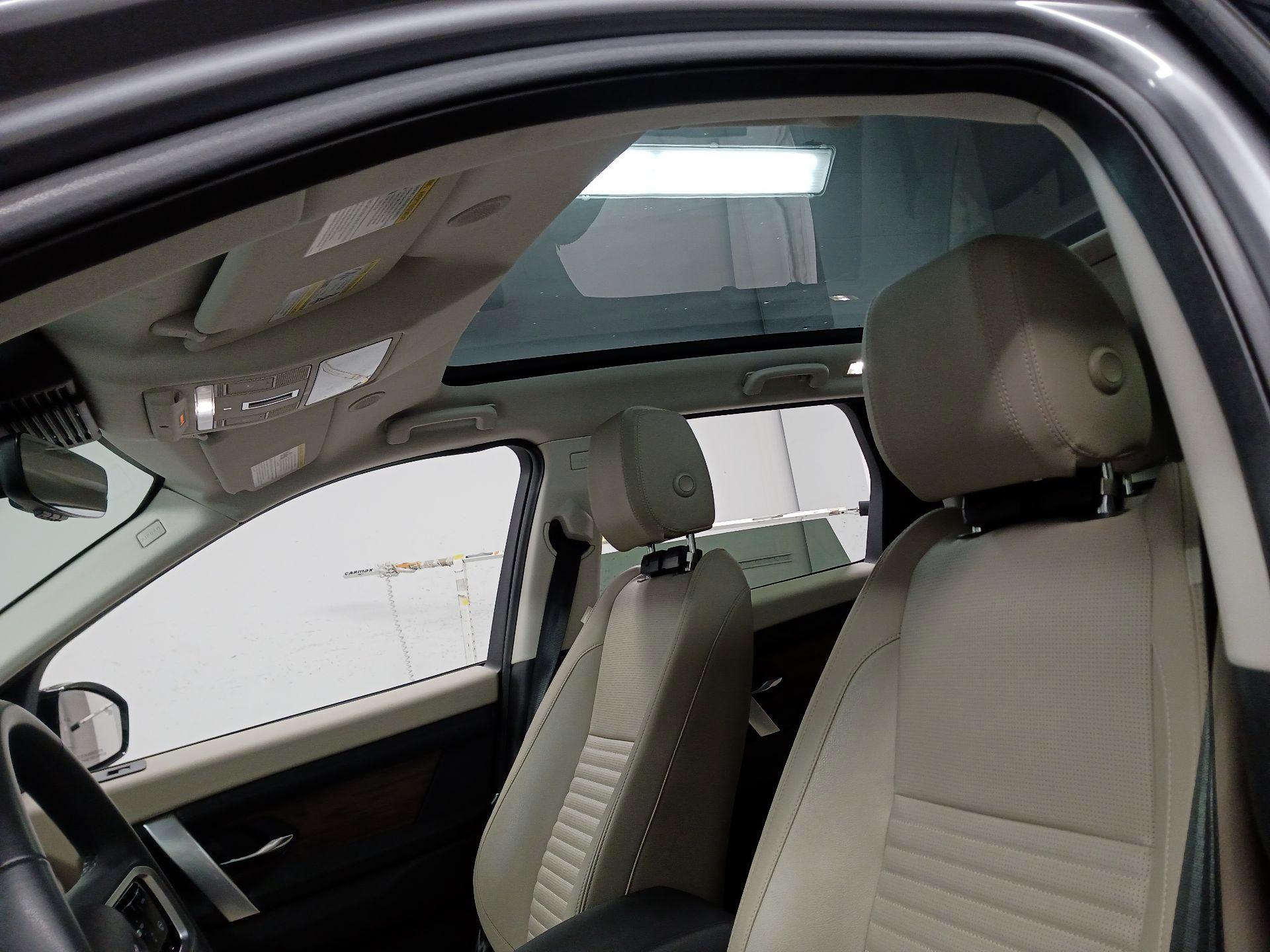 Thumbnail: 2024 Land Rover Discovery Sport - 16