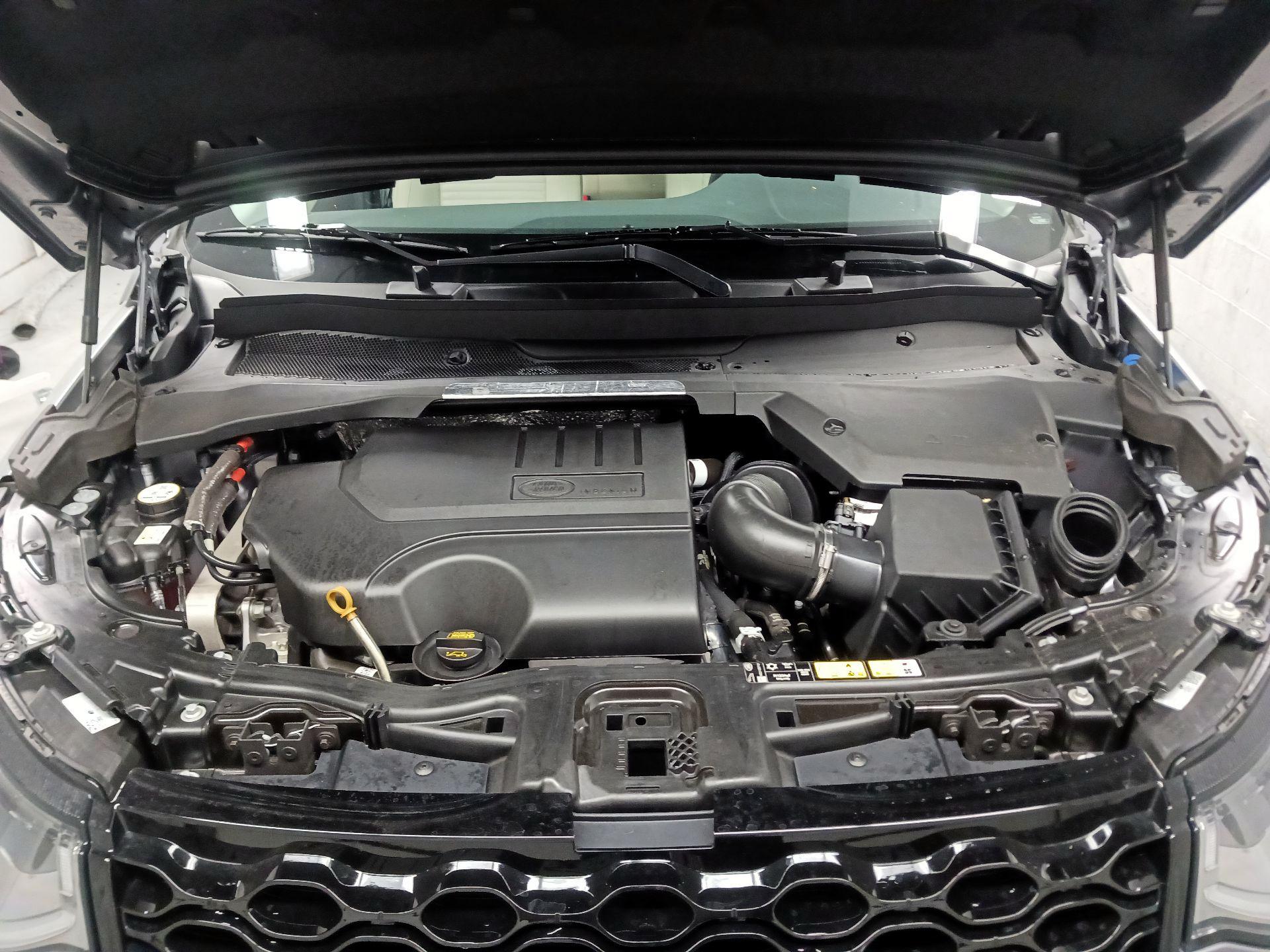 Thumbnail: 2024 Land Rover Discovery Sport - 19