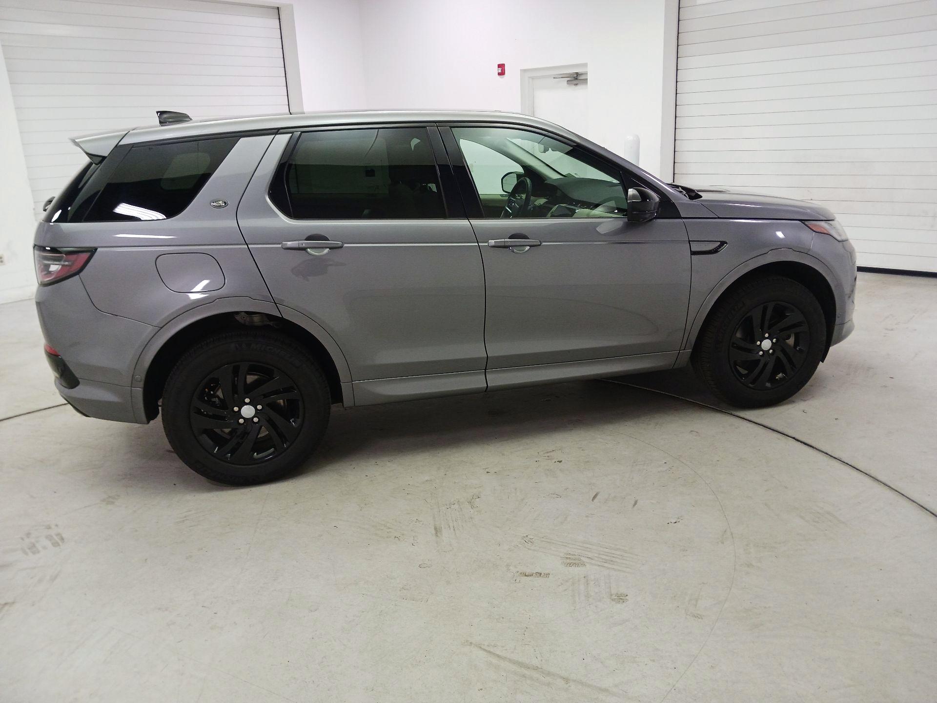 Thumbnail: 2024 Land Rover Discovery Sport - 4