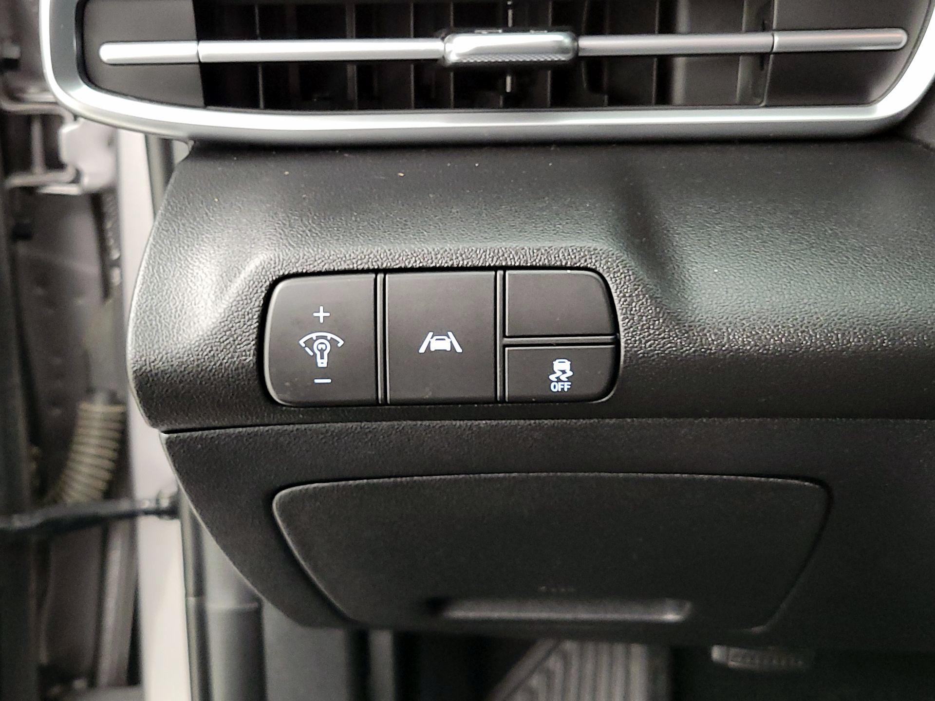 Thumbnail: 2023 Hyundai Elantra - 13