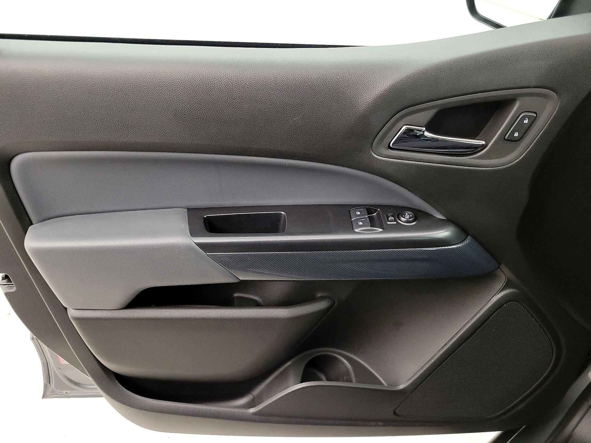 Thumbnail: 2022 Chevrolet Colorado - 12