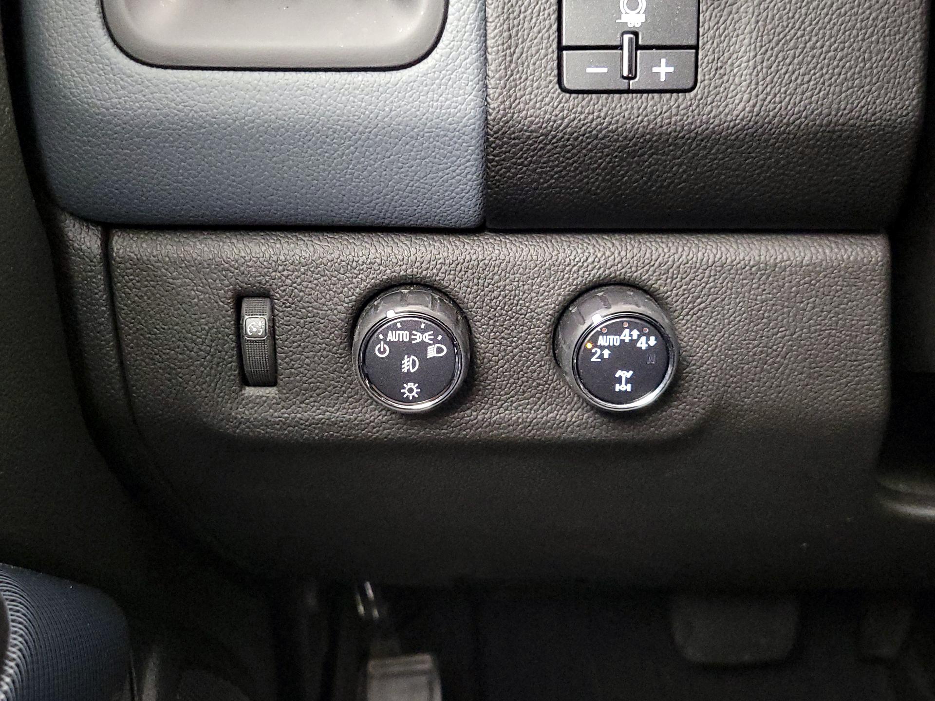 Thumbnail: 2022 Chevrolet Colorado - 13