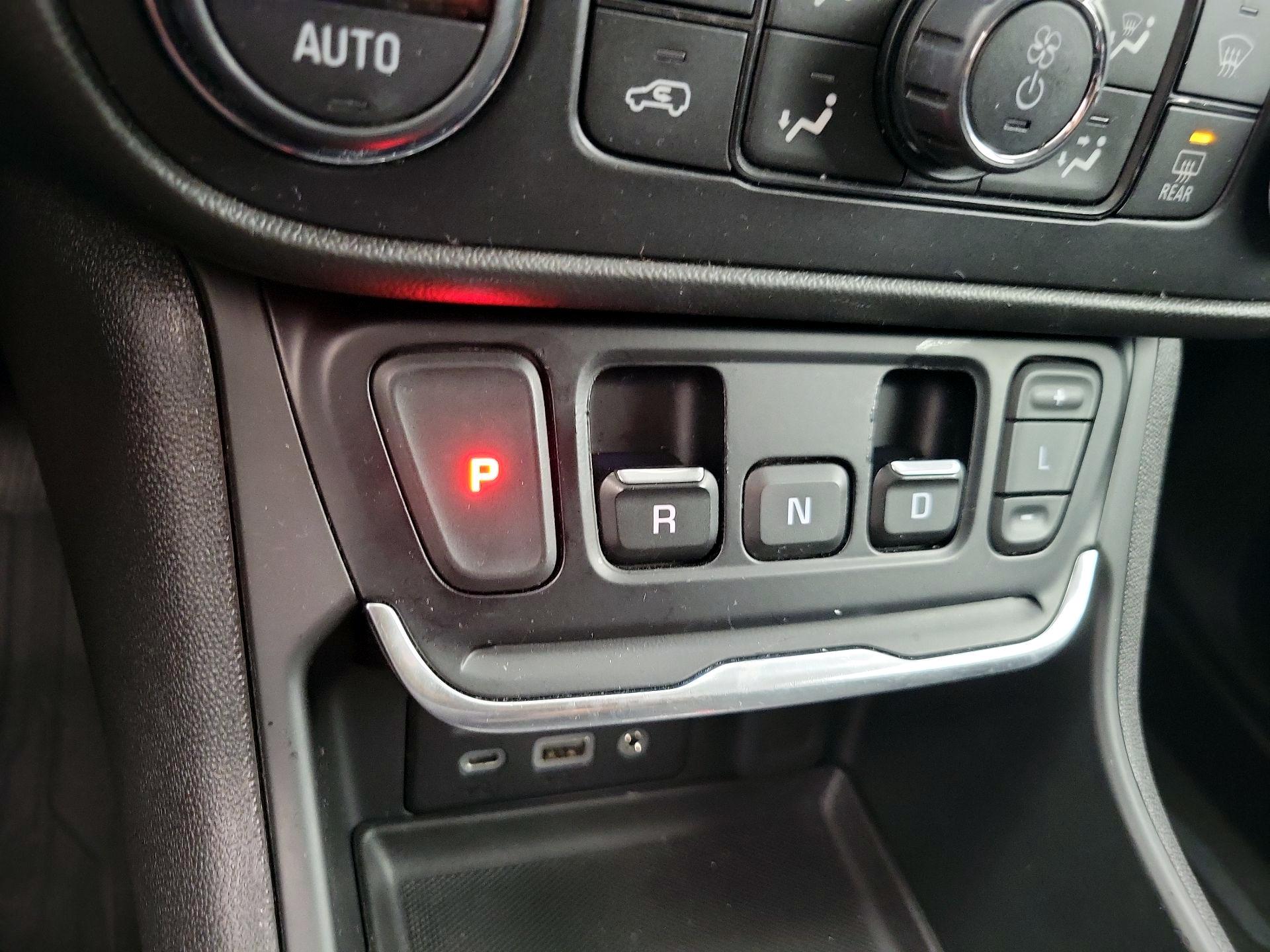 Thumbnail: 2021 GMC Terrain - 17