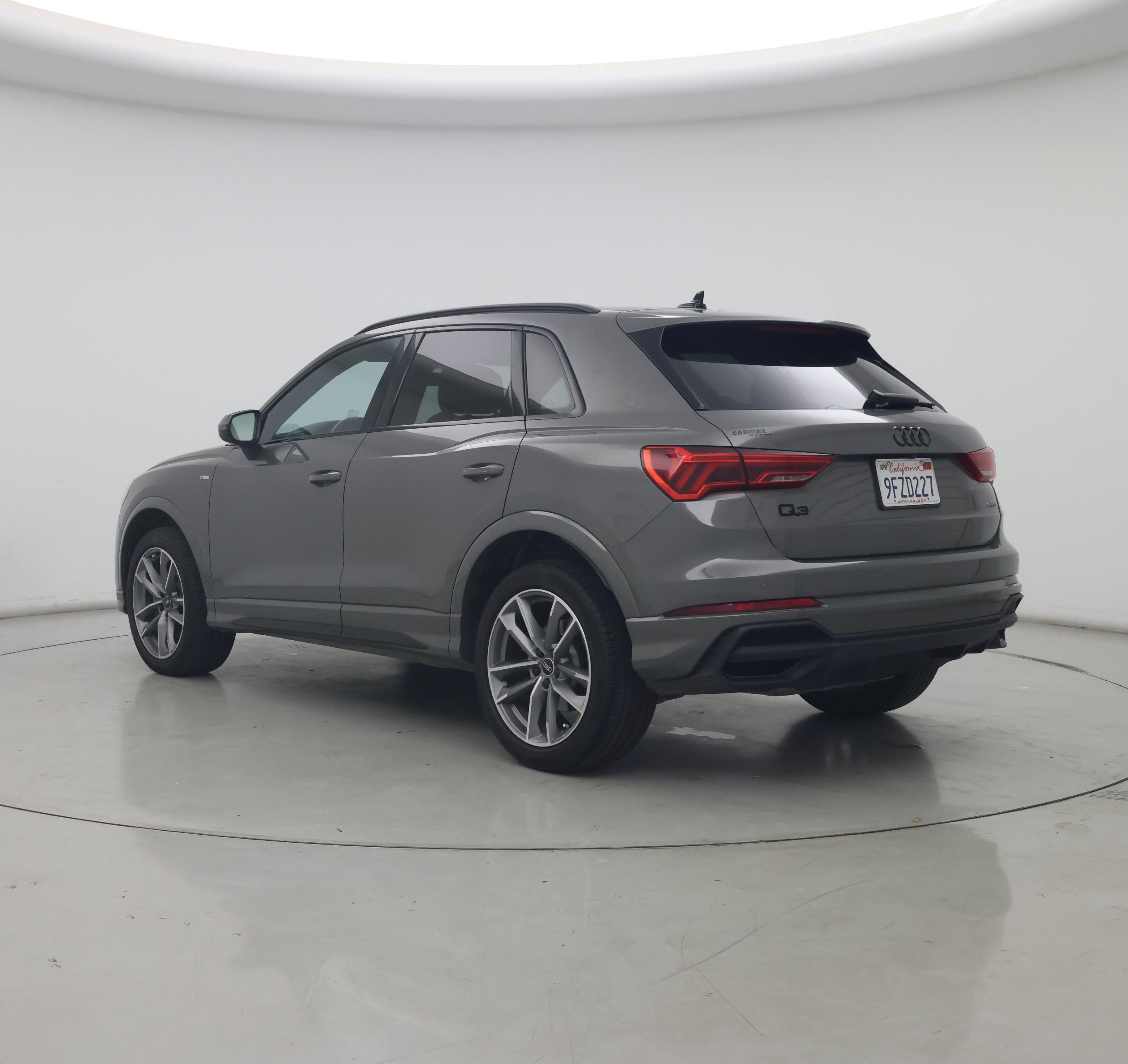 Thumbnail: 2023 Audi Q3 - 2