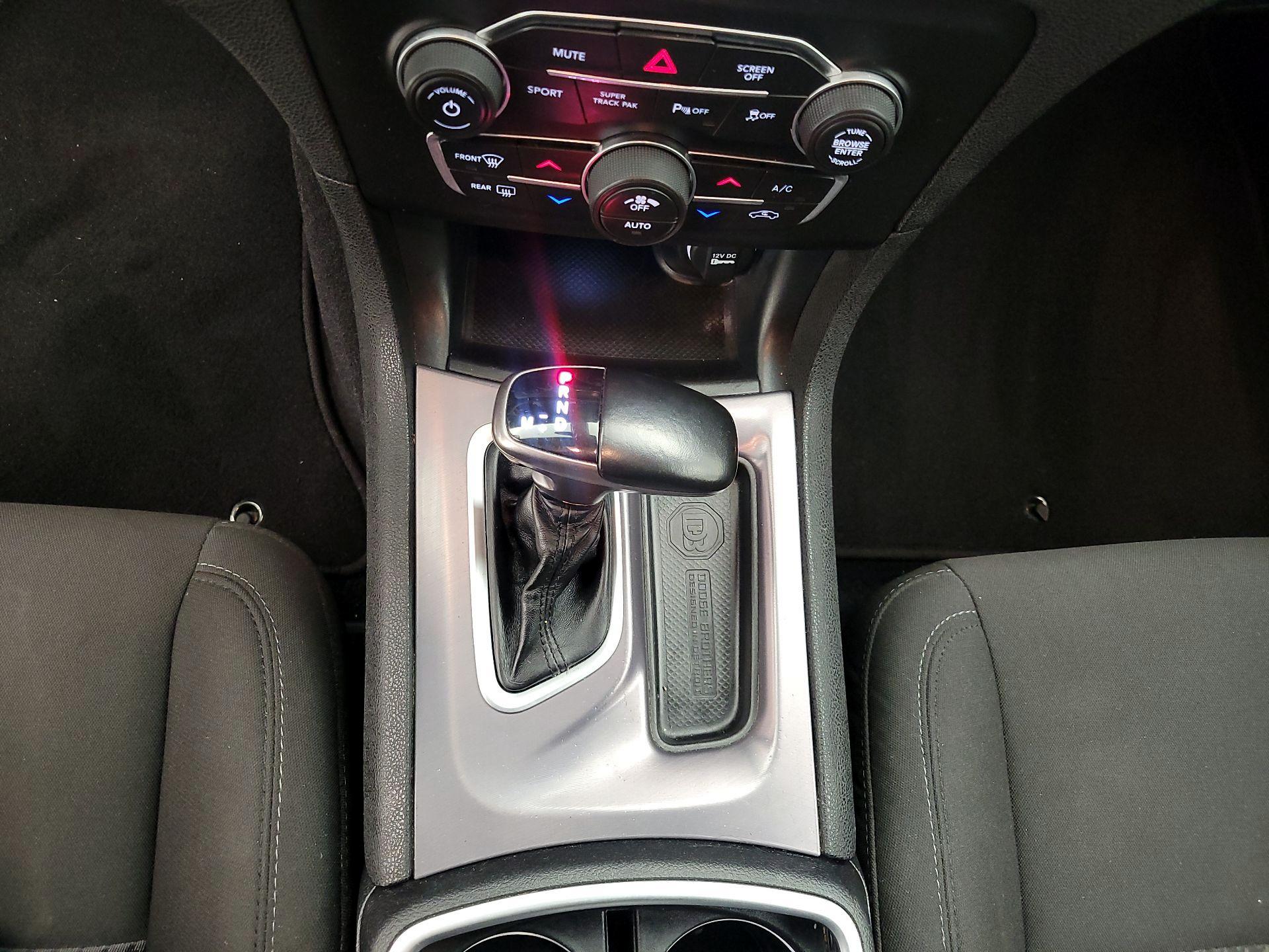 Thumbnail: 2020 Dodge Charger - 17