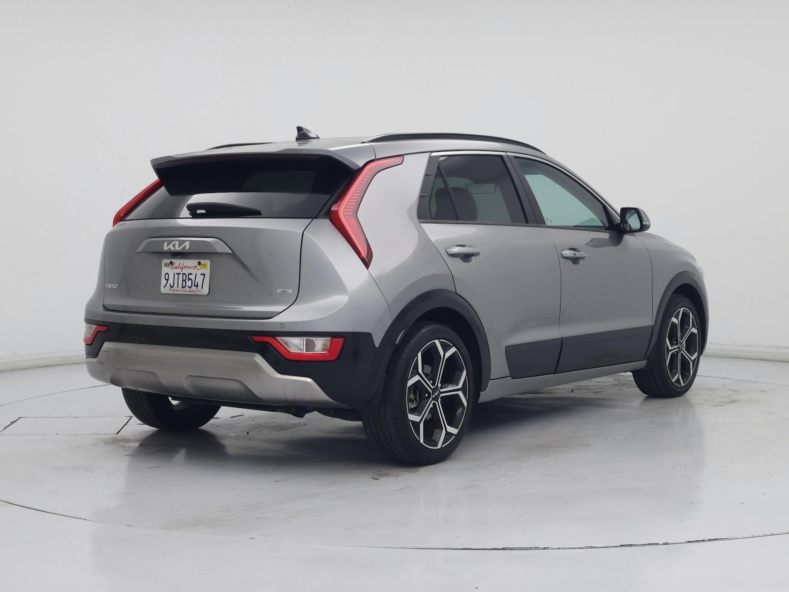 2024 Kia Niro EX Touring - Photo 9