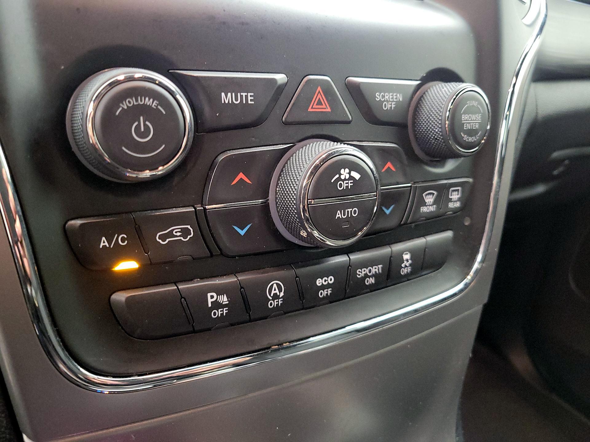 Thumbnail: 2021 Jeep Grand Cherokee - 16