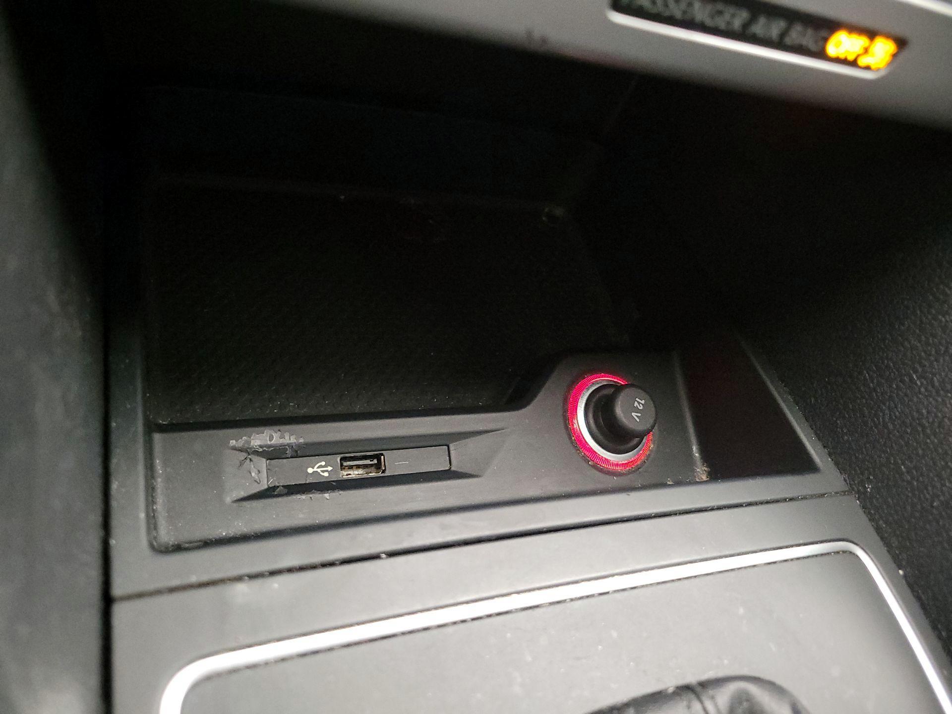 Thumbnail: 2017 Volkswagen Passat - 18