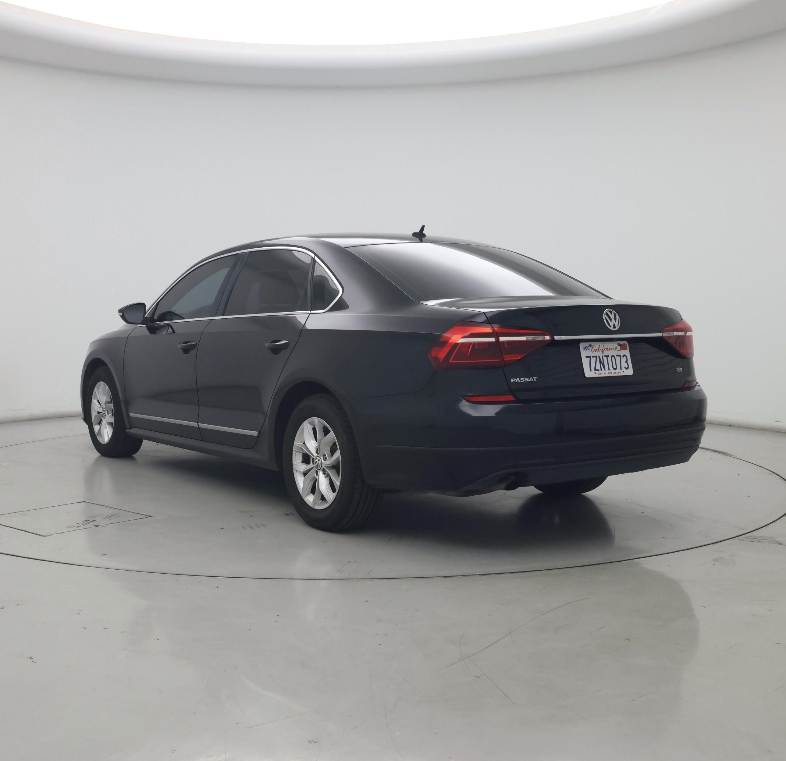 Thumbnail: 2017 Volkswagen Passat - 2