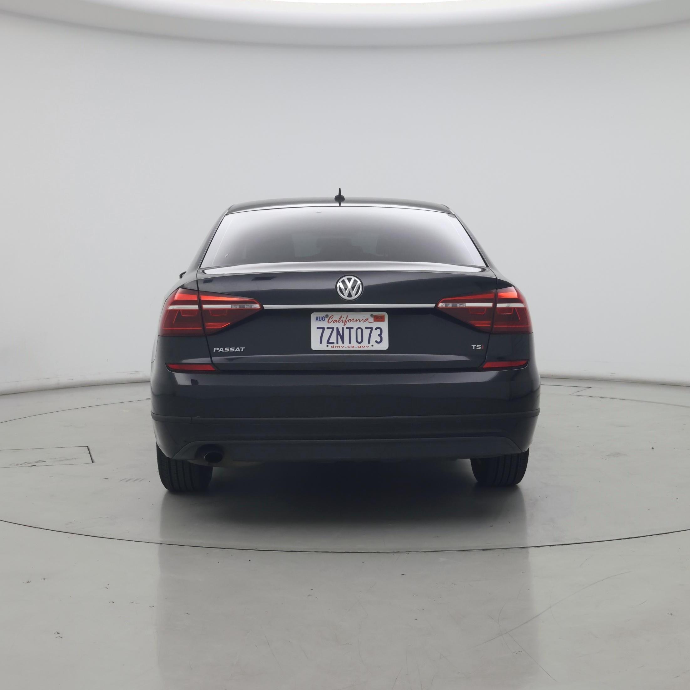 Thumbnail: 2017 Volkswagen Passat - 6