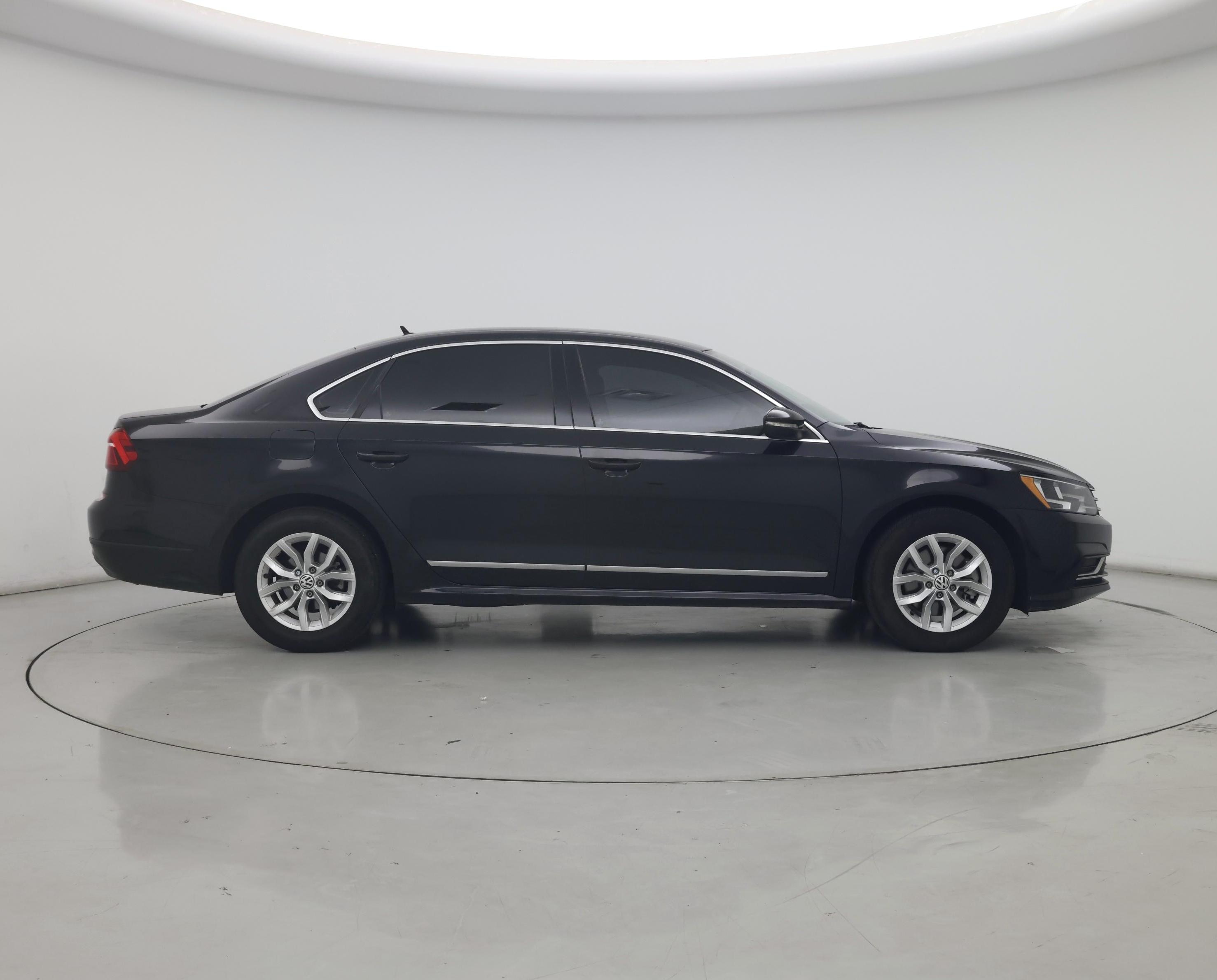 Thumbnail: 2017 Volkswagen Passat - 7