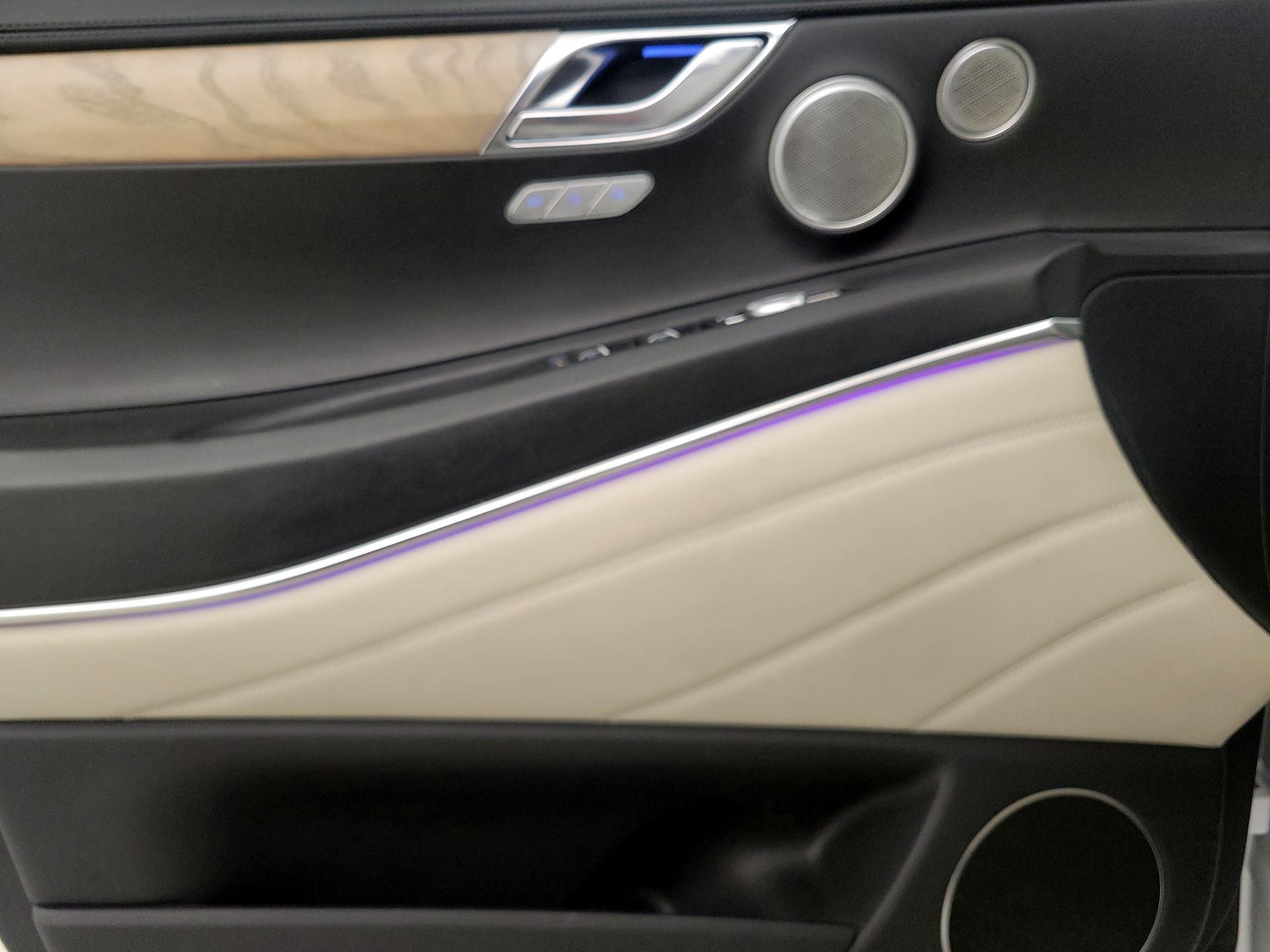 Thumbnail: 2022 Genesis GV80 - 12