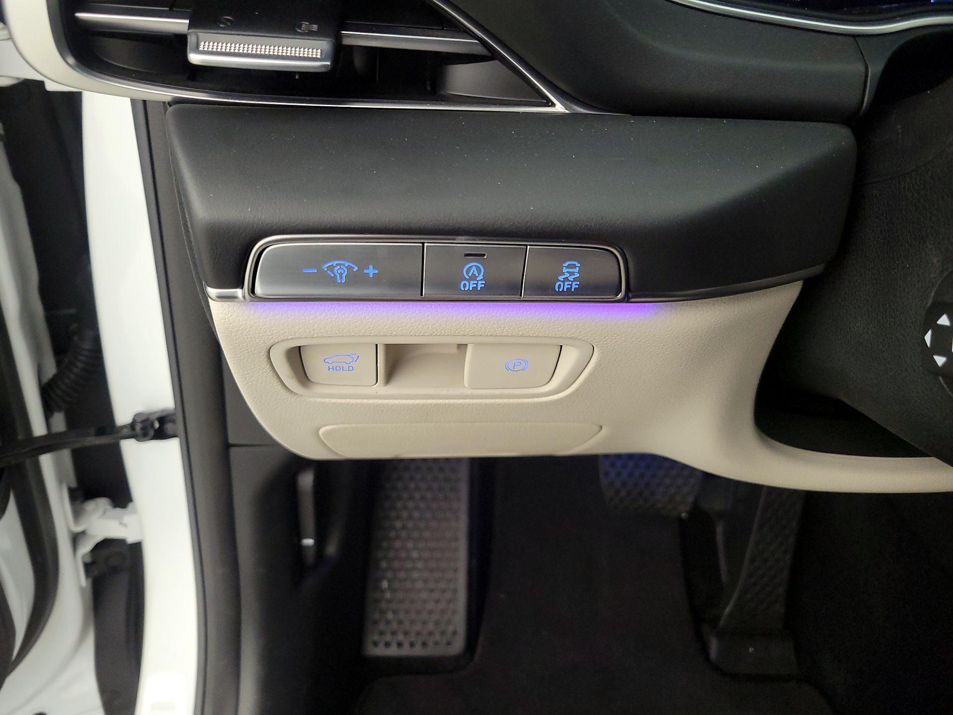 Thumbnail: 2022 Genesis GV80 - 13