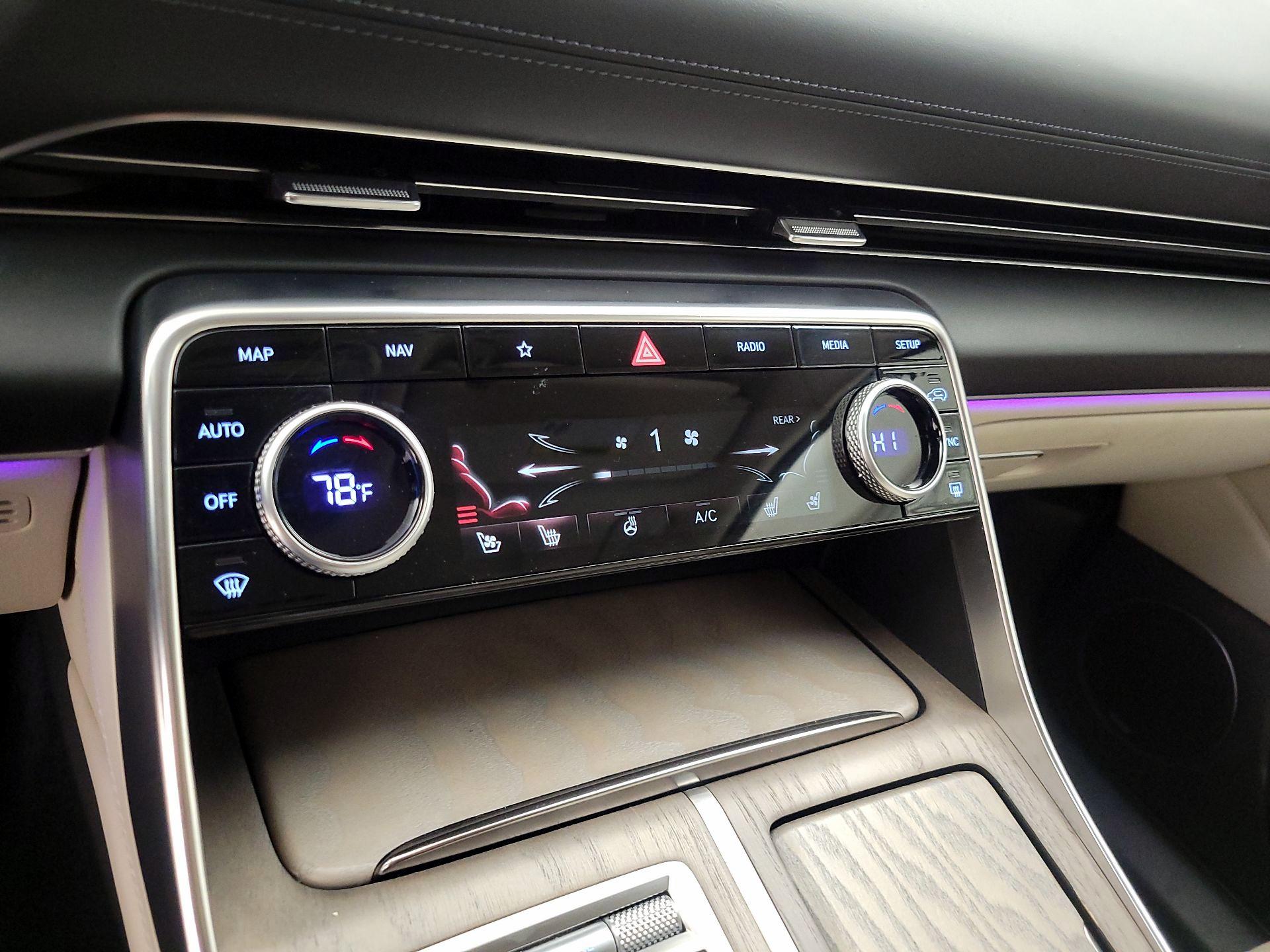 Thumbnail: 2022 Genesis GV80 - 16