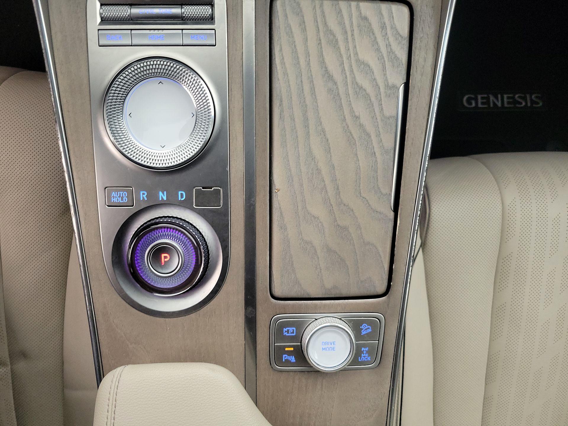 Thumbnail: 2022 Genesis GV80 - 17