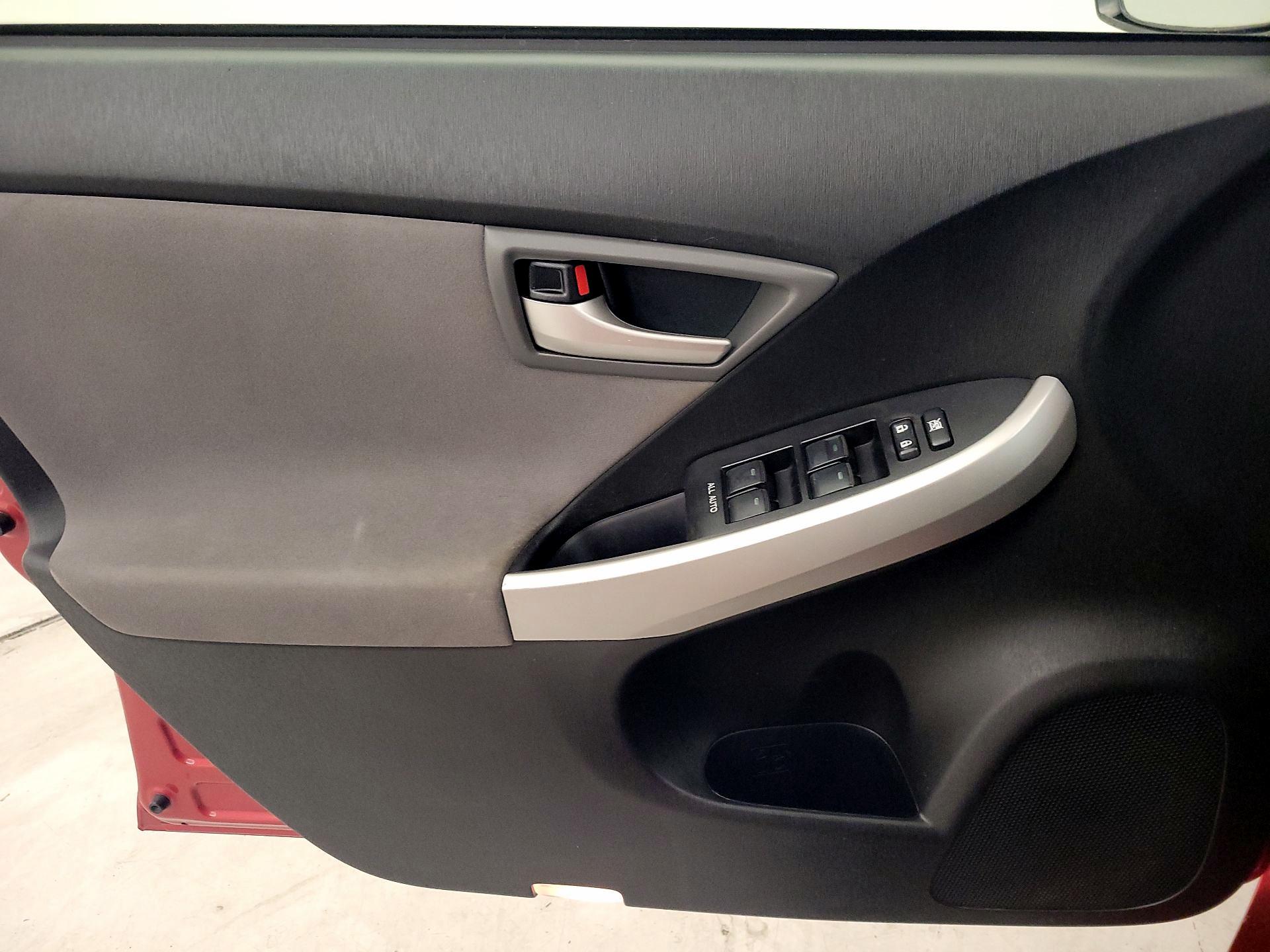 Thumbnail: 2015 Toyota Prius - 12