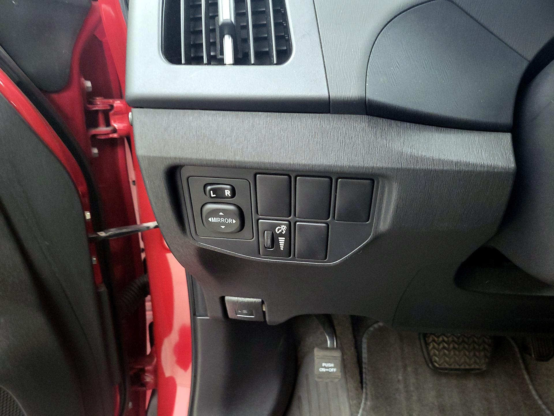 Thumbnail: 2015 Toyota Prius - 13