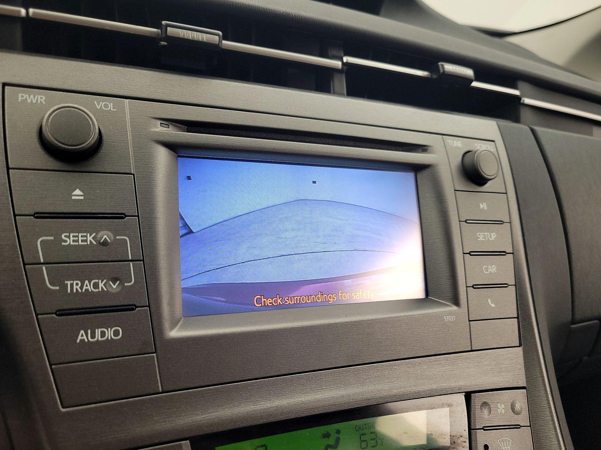 Thumbnail: 2015 Toyota Prius - 14