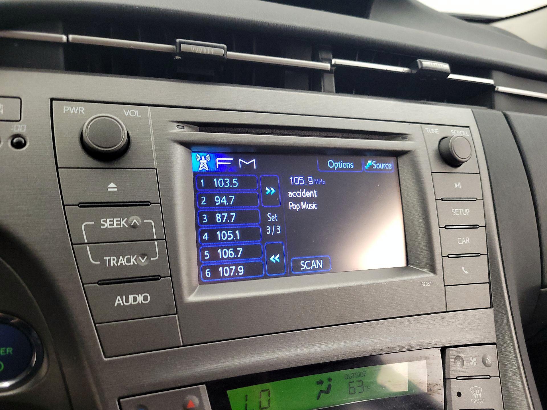 Thumbnail: 2015 Toyota Prius - 15