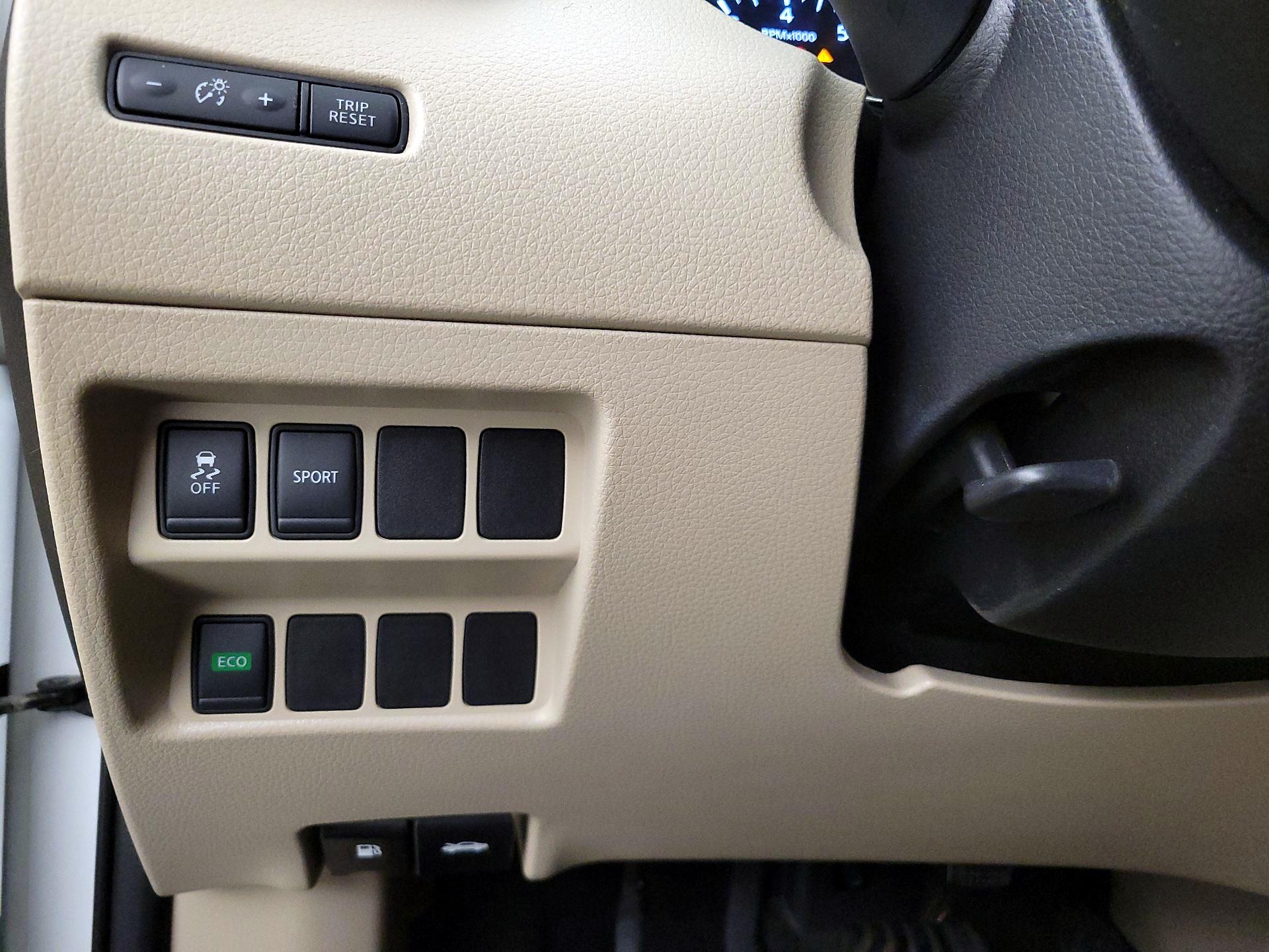 Thumbnail: 2016 Nissan Rogue - 13