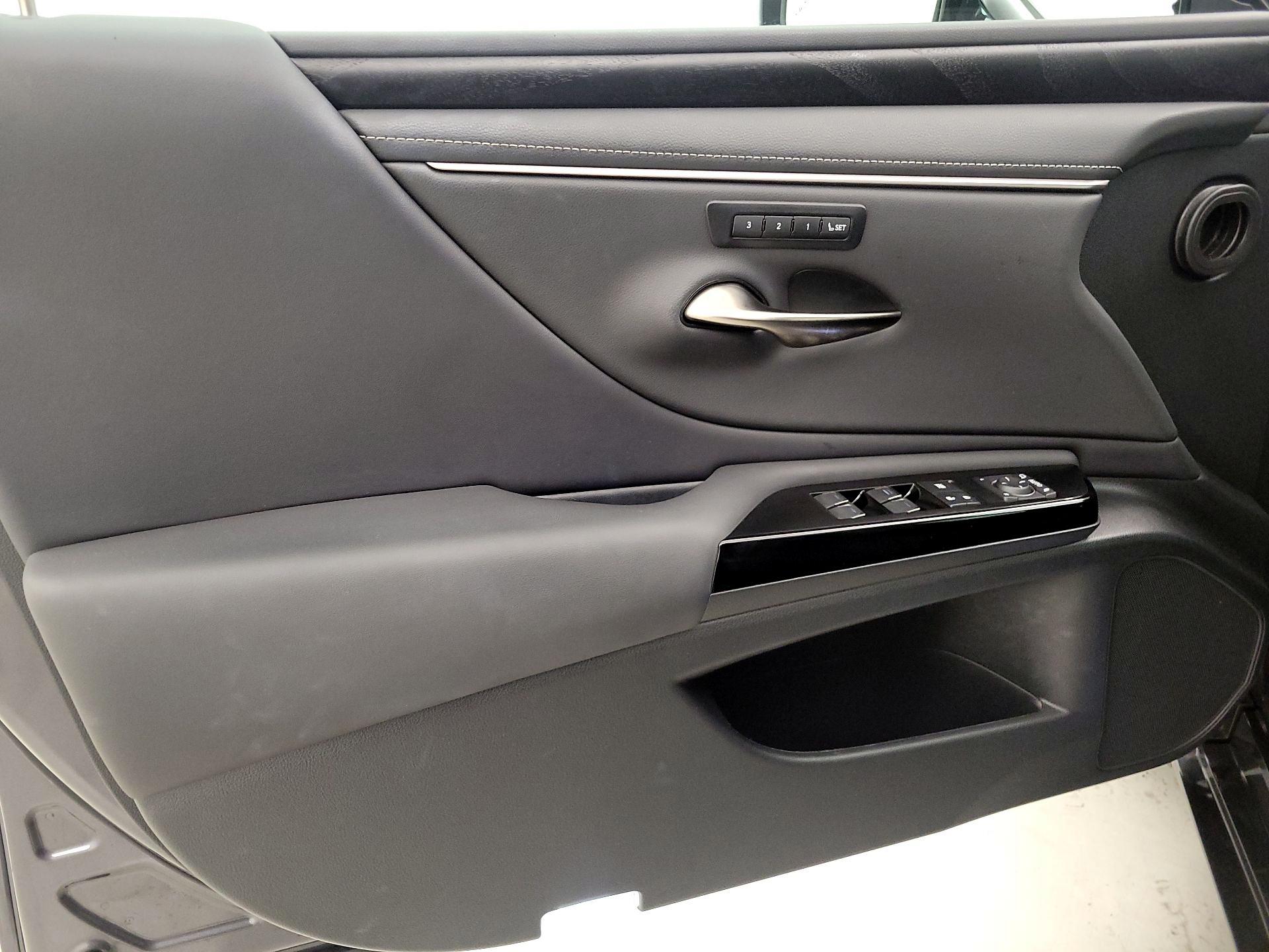 Thumbnail: 2024 Lexus ES - 12