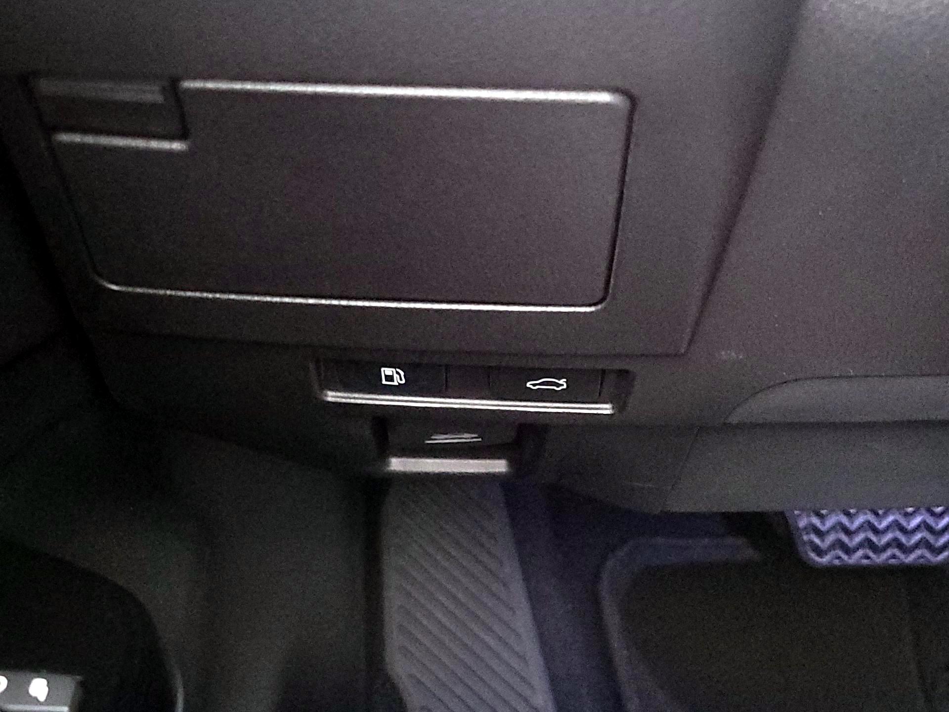 Thumbnail: 2024 Lexus ES - 13