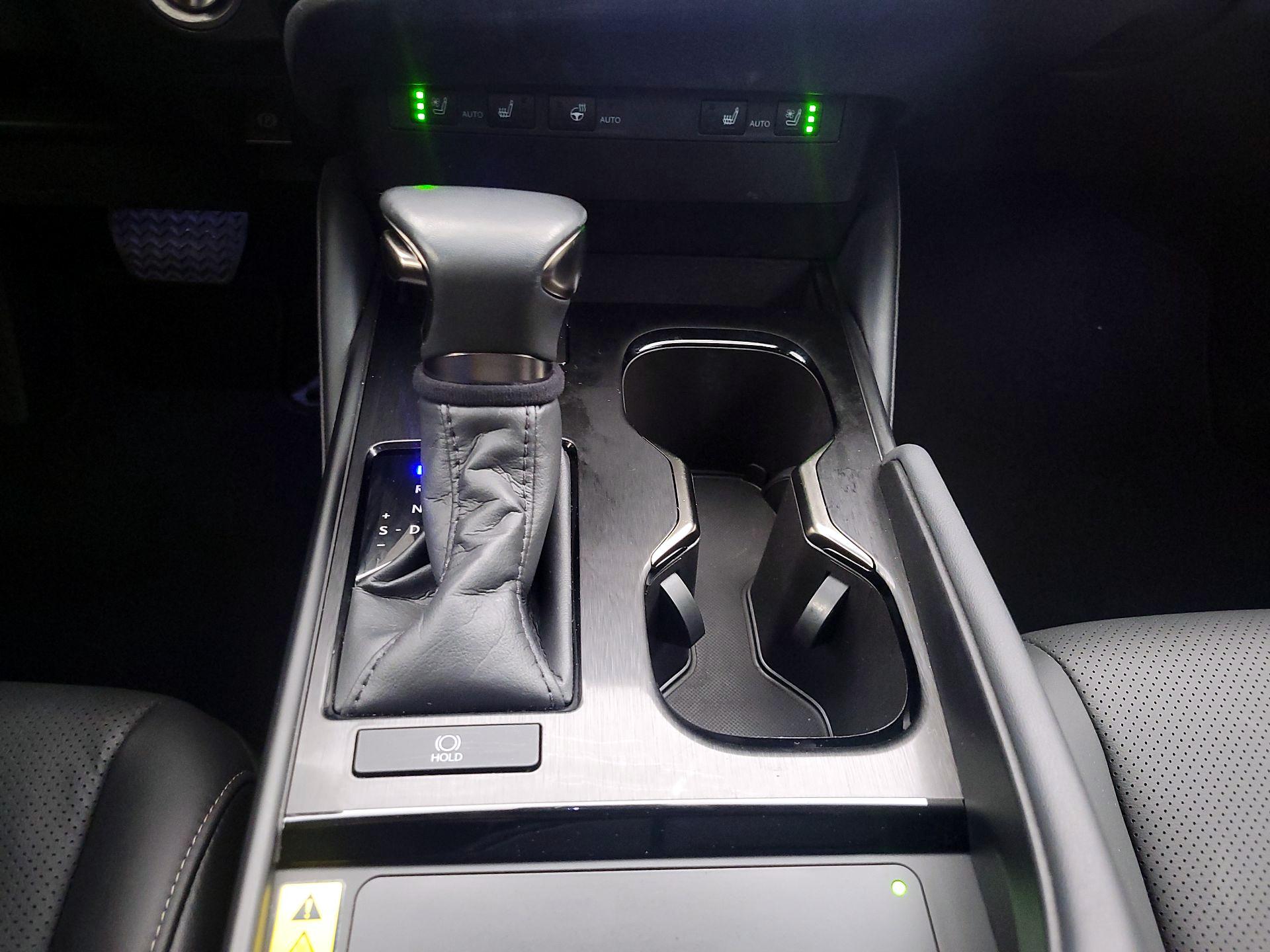 Thumbnail: 2024 Lexus ES - 18