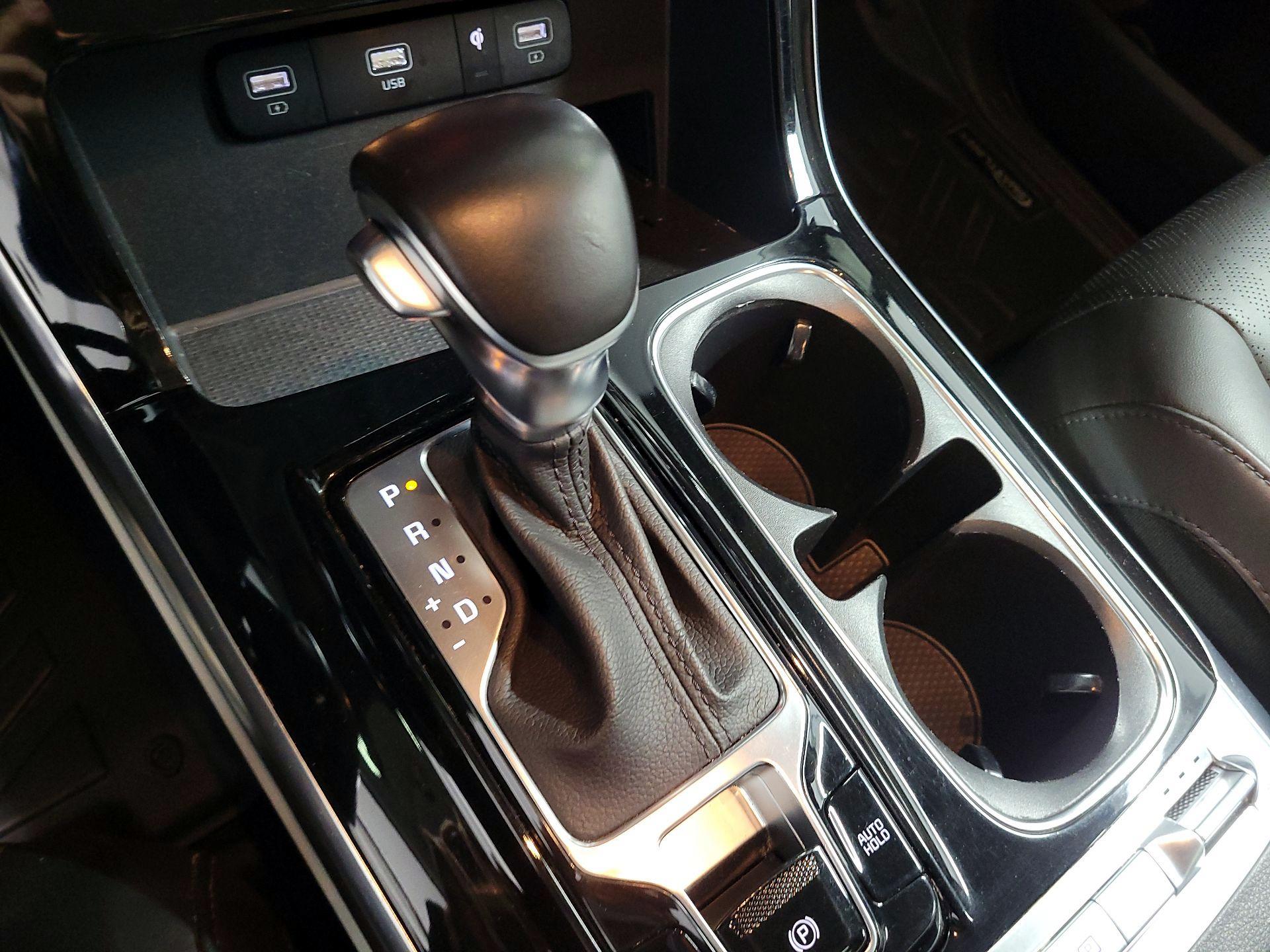 Thumbnail: 2022 Kia Carnival - 14