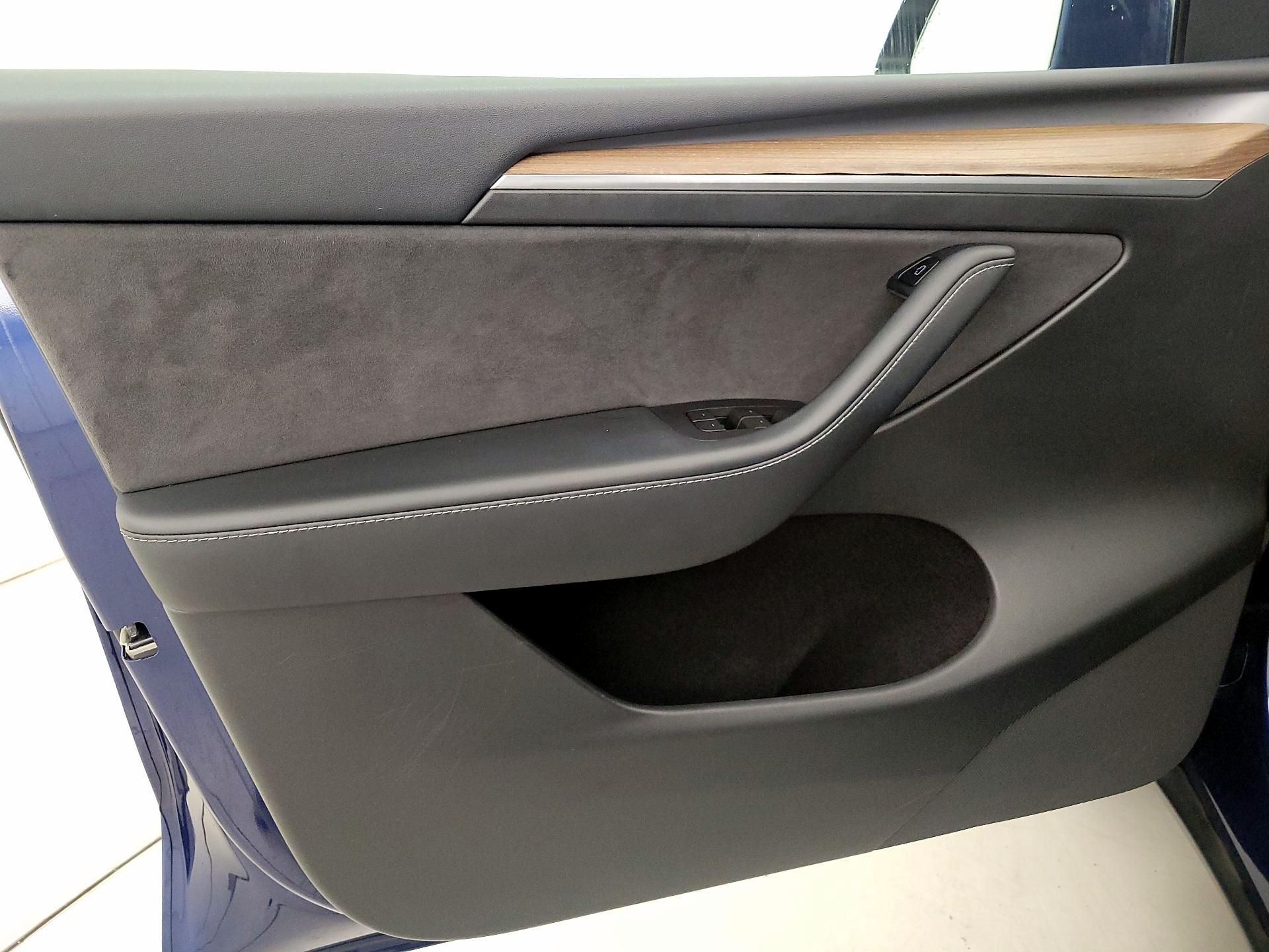 Thumbnail: 2023 Tesla Model Y - 12