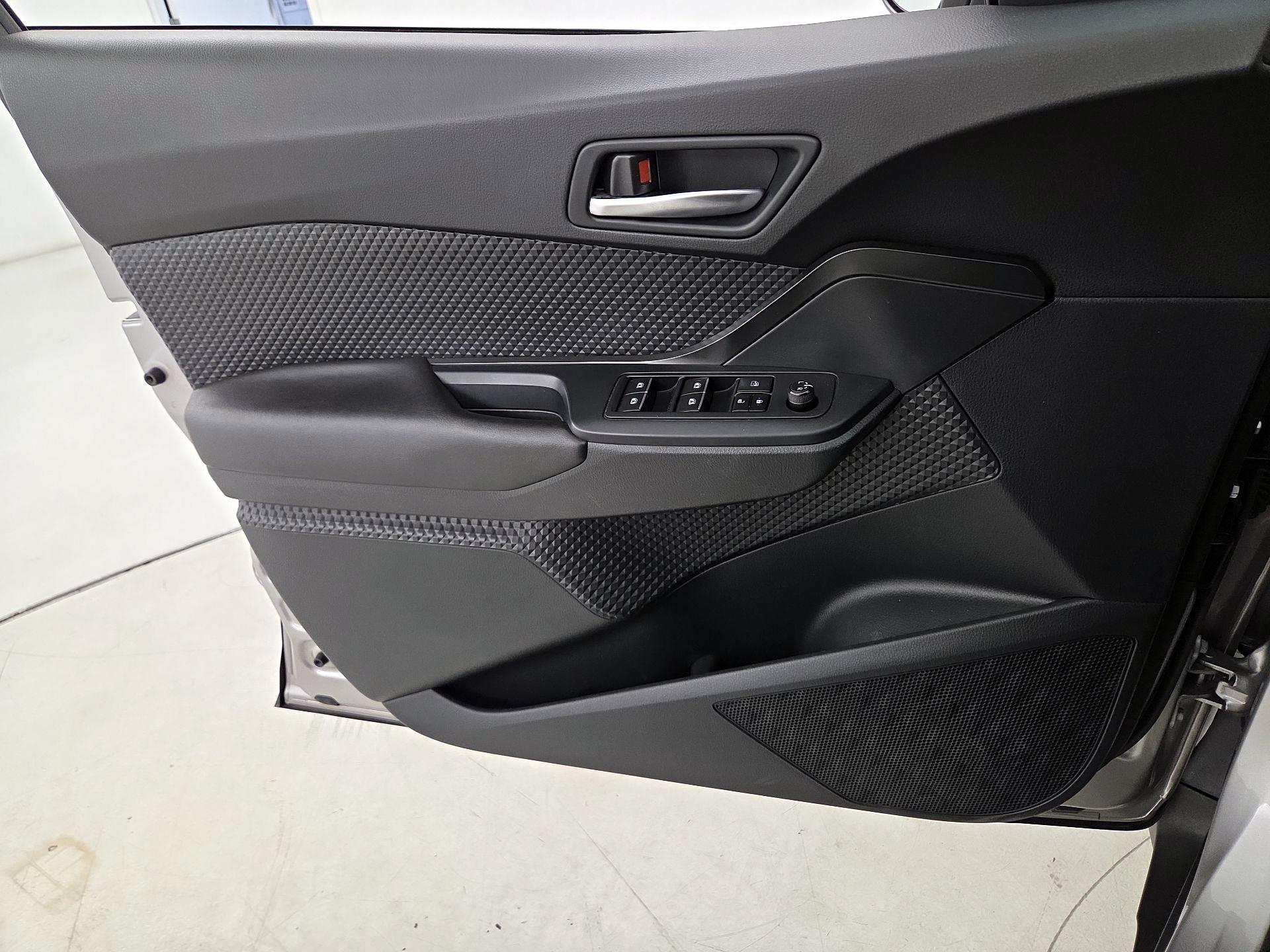Thumbnail: 2018 Toyota C-HR - 12