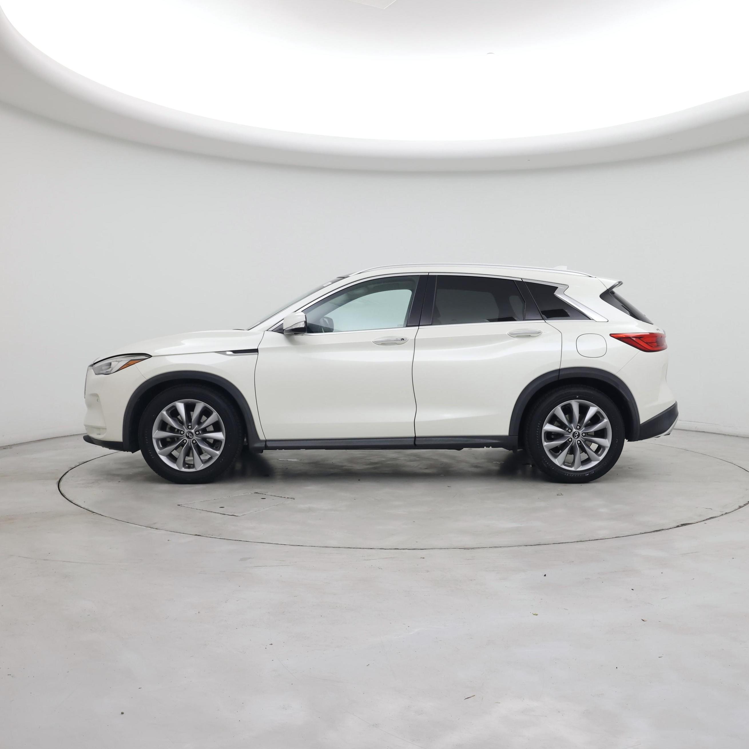 Thumbnail: 2019 INFINITI QX50 - 3