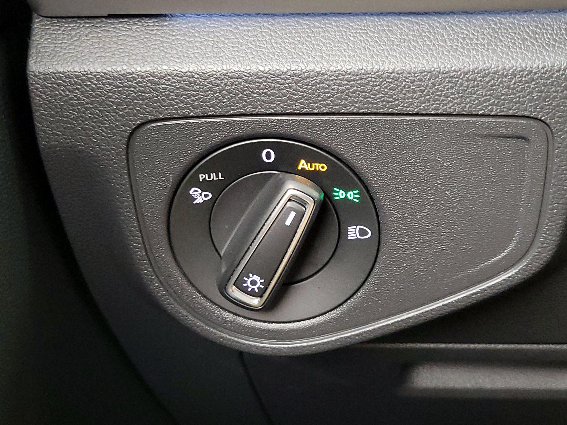 Thumbnail: 2021 Volkswagen Atlas - 13