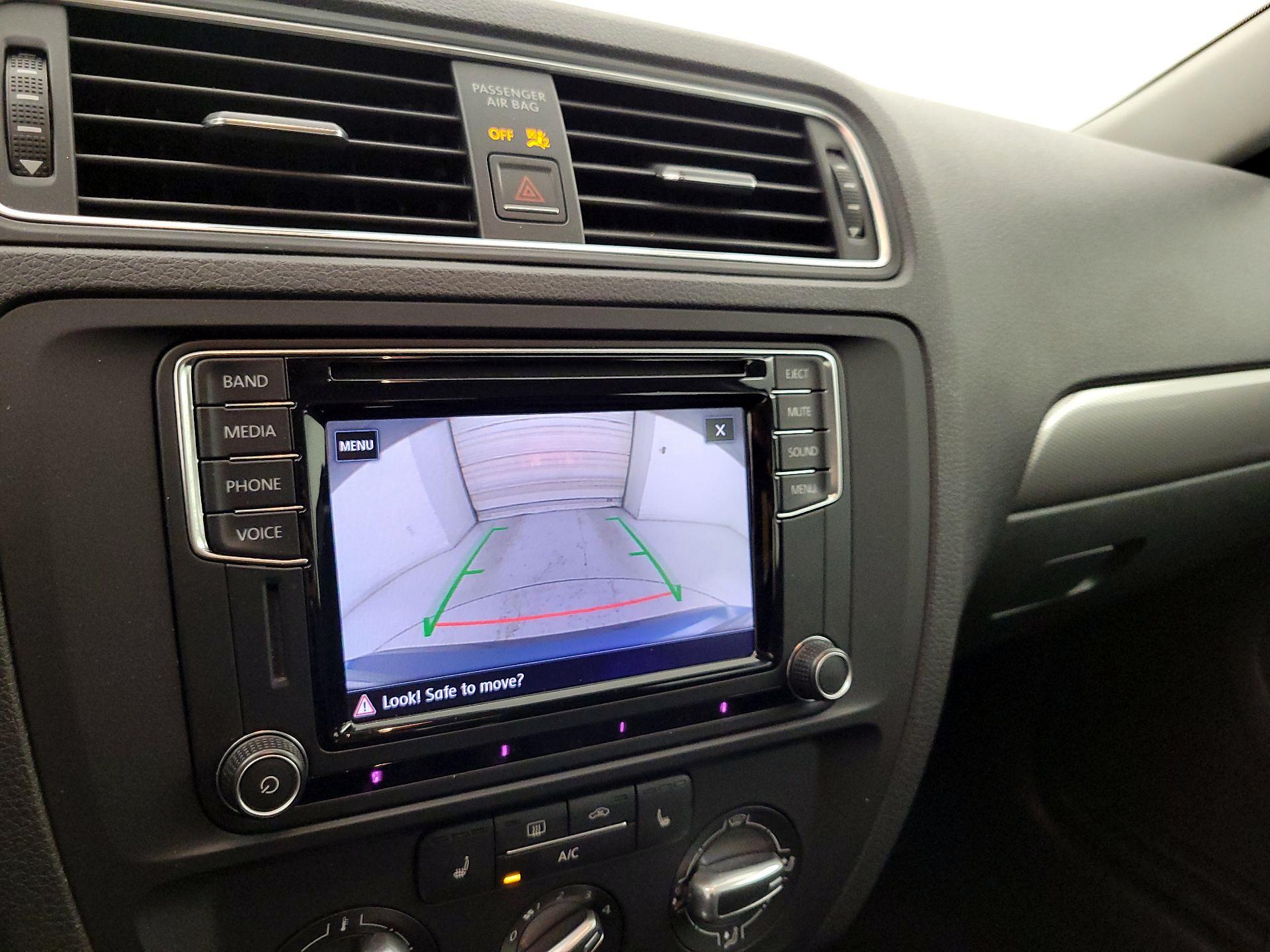 Thumbnail: 2017 Volkswagen Jetta - 14