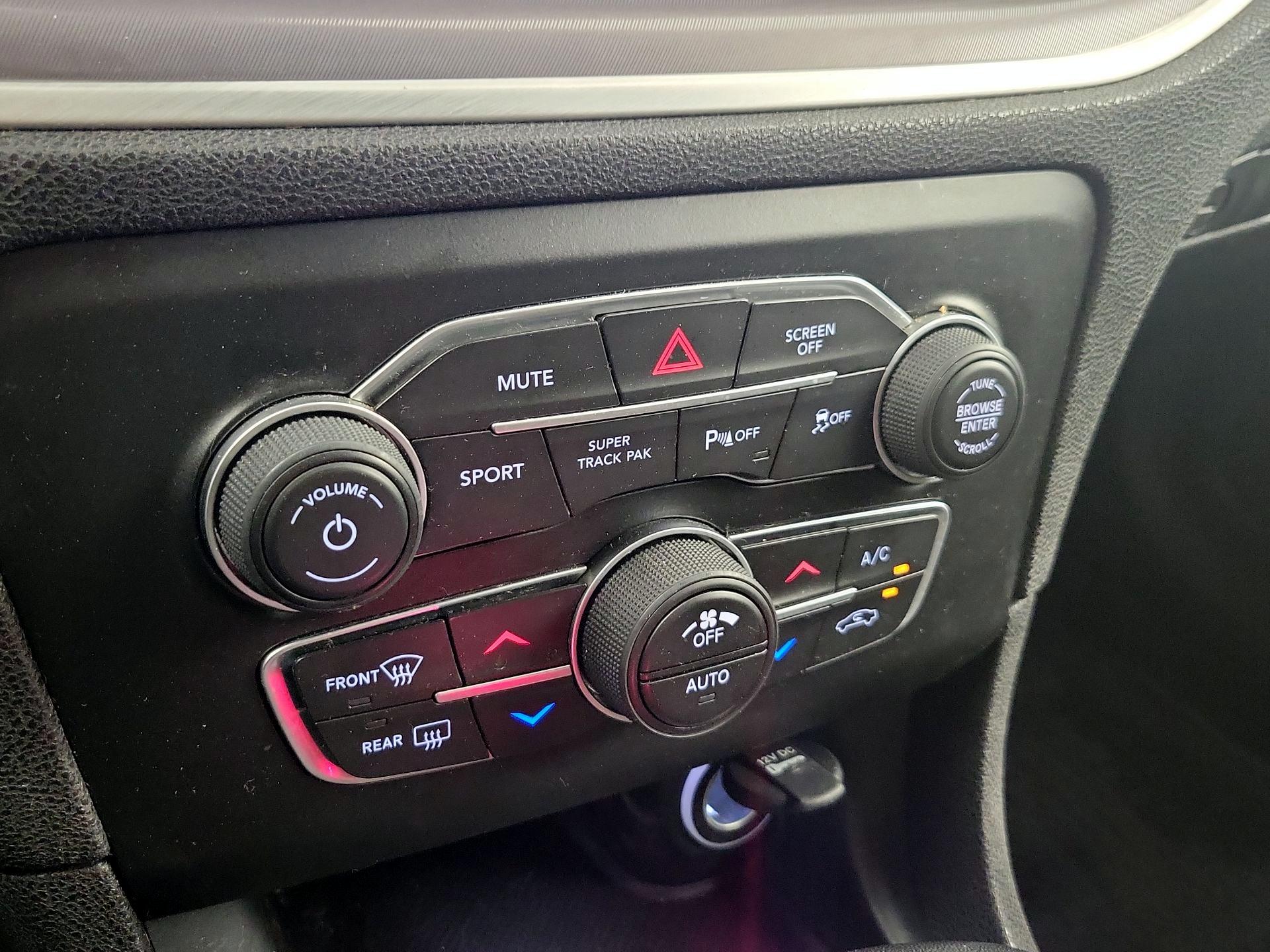 Thumbnail: 2022 Dodge Charger - 16