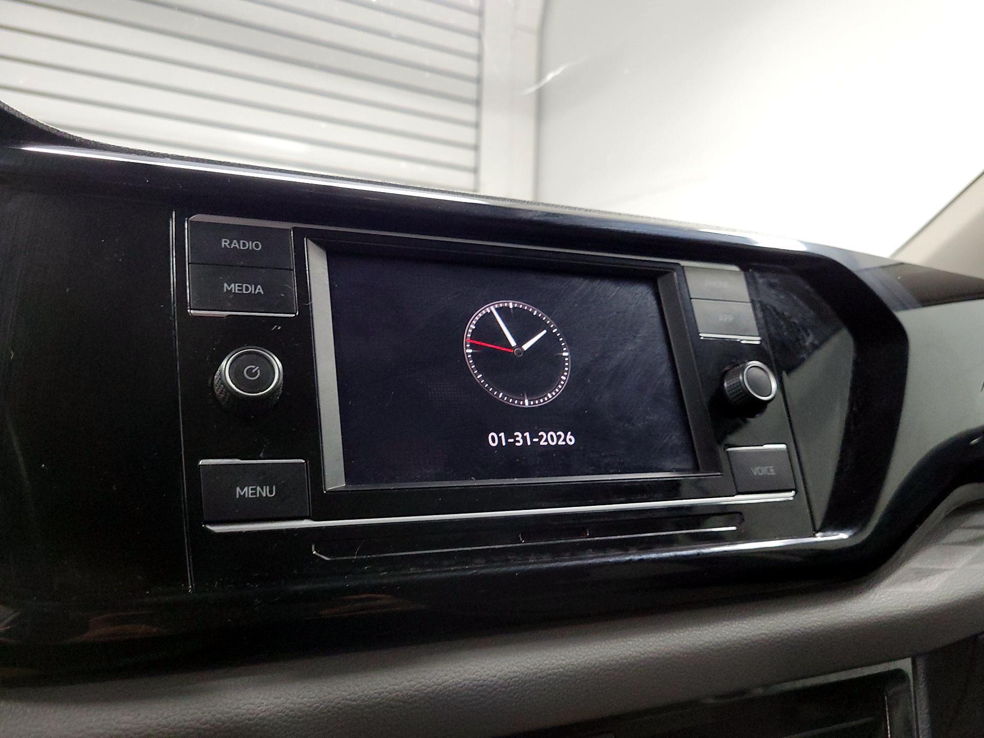 Thumbnail: 2022 Volkswagen Taos - 11