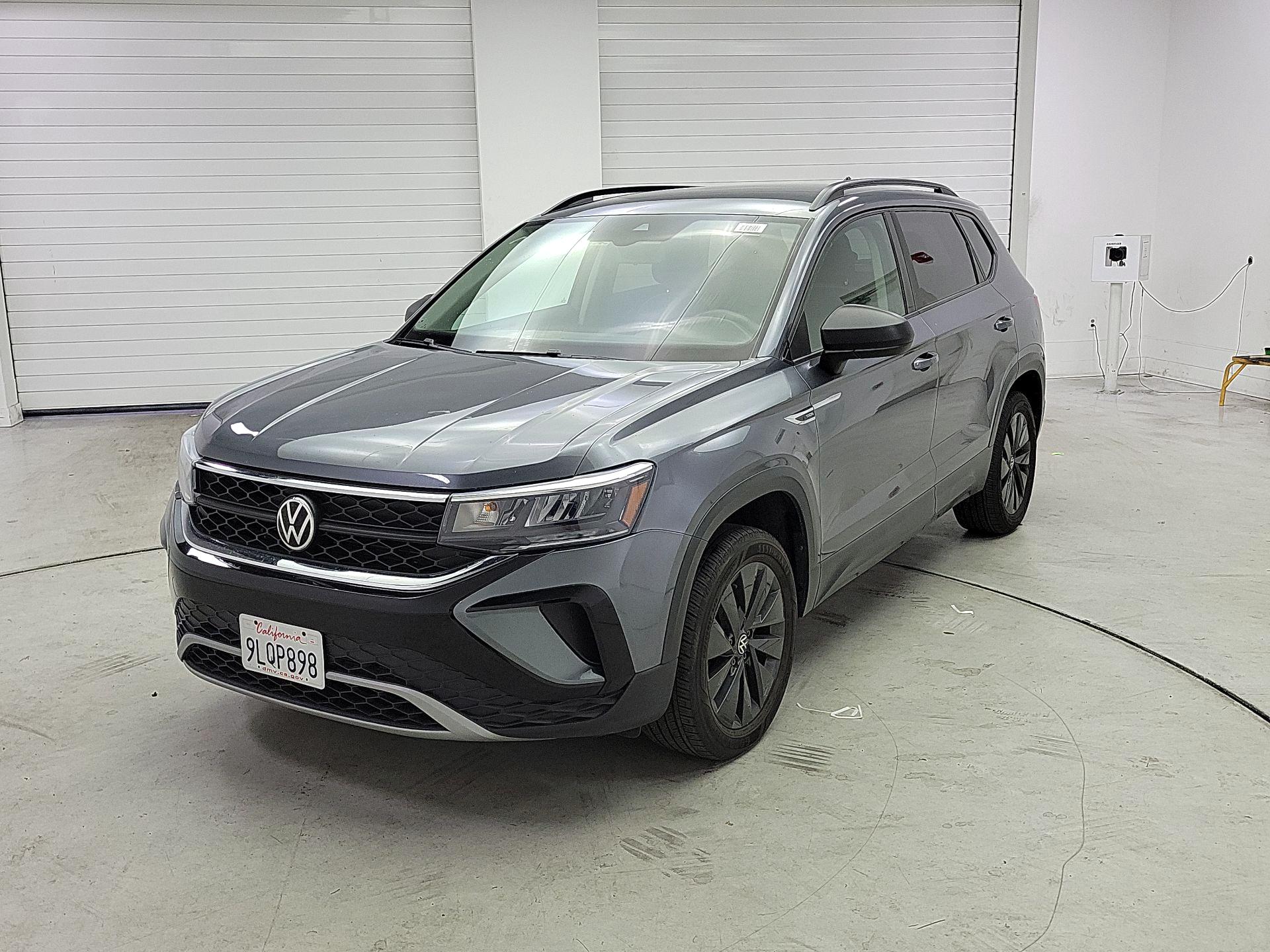 Thumbnail: 2022 Volkswagen Taos - 3