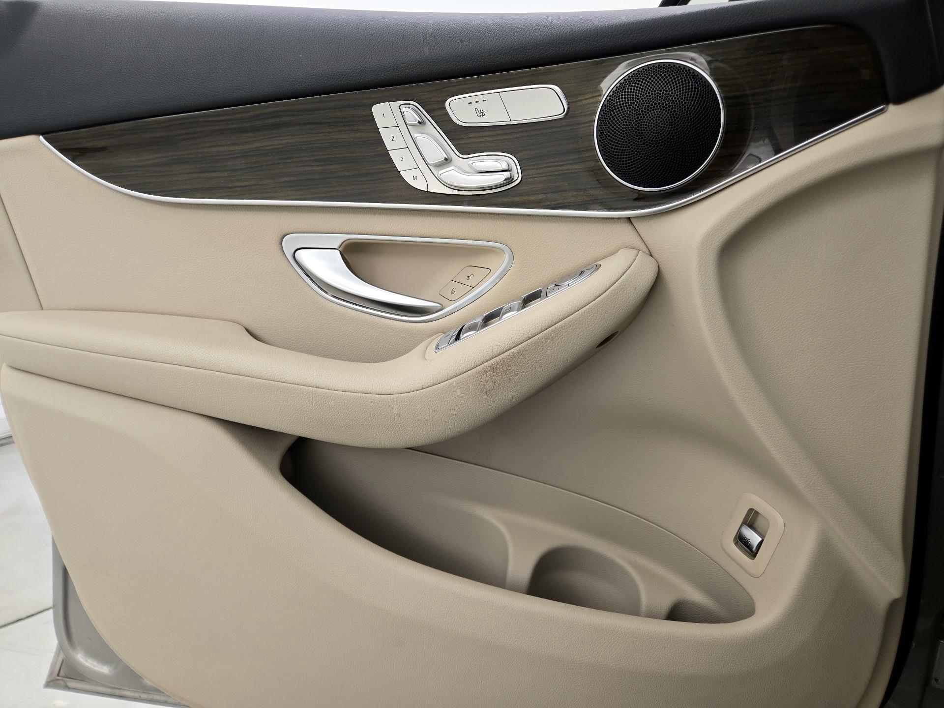 Thumbnail: 2021 Mercedes-Benz GLC - 12