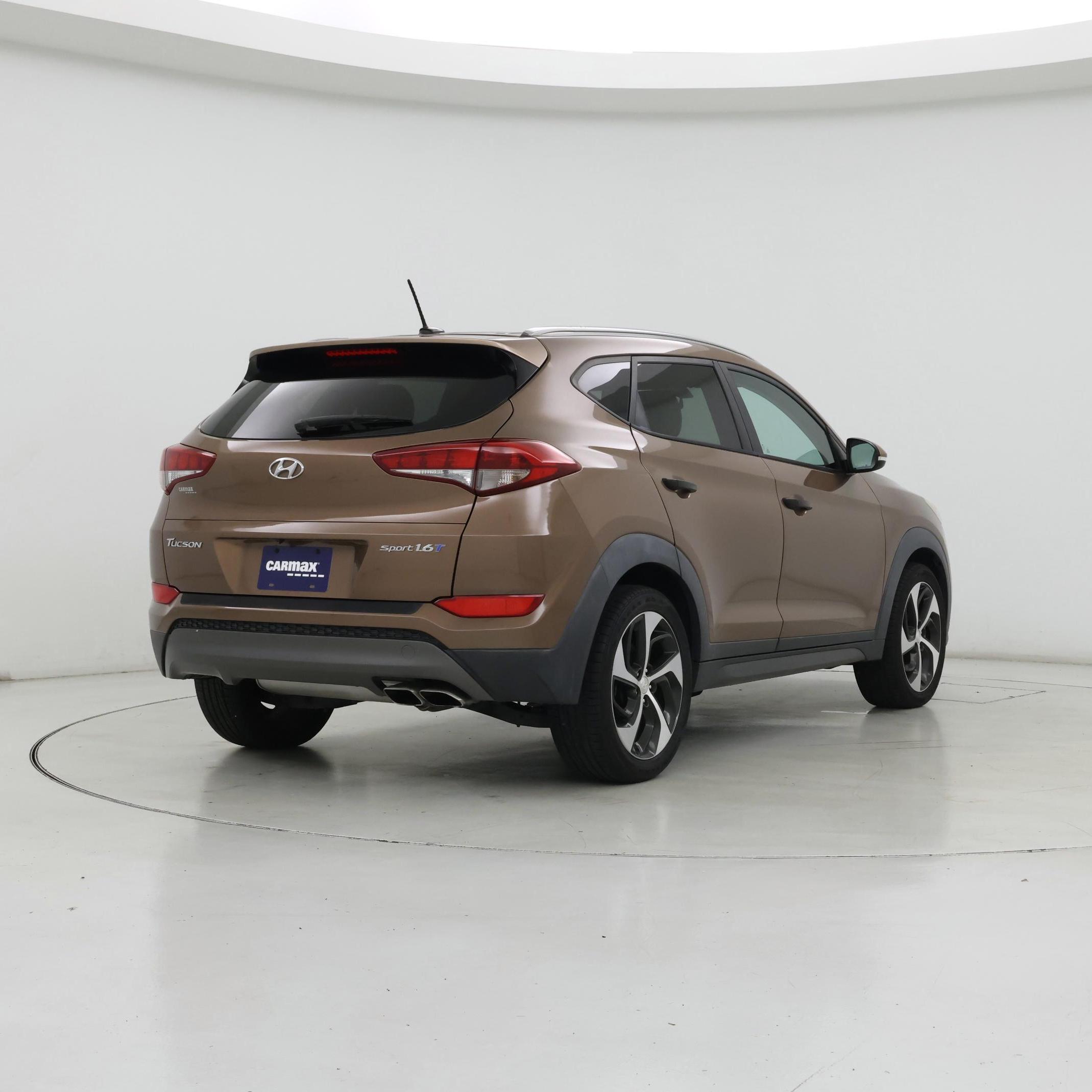 Thumbnail: 2016 Hyundai Tucson - 8