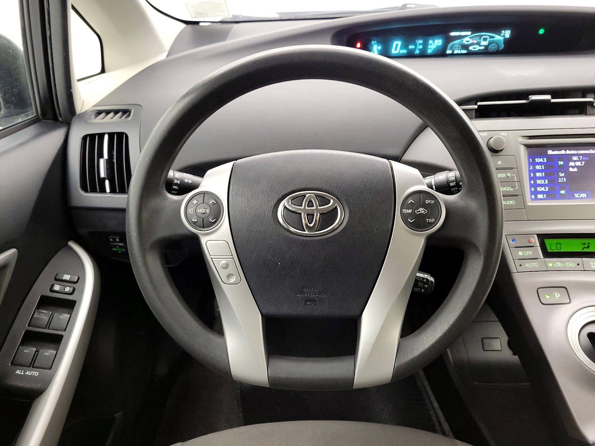 Thumbnail: 2015 Toyota Prius - 10