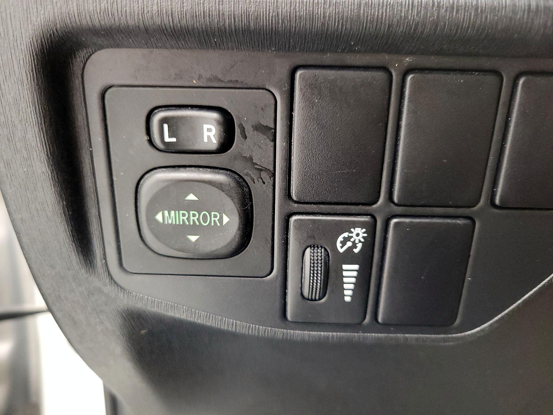 Thumbnail: 2015 Toyota Prius - 13