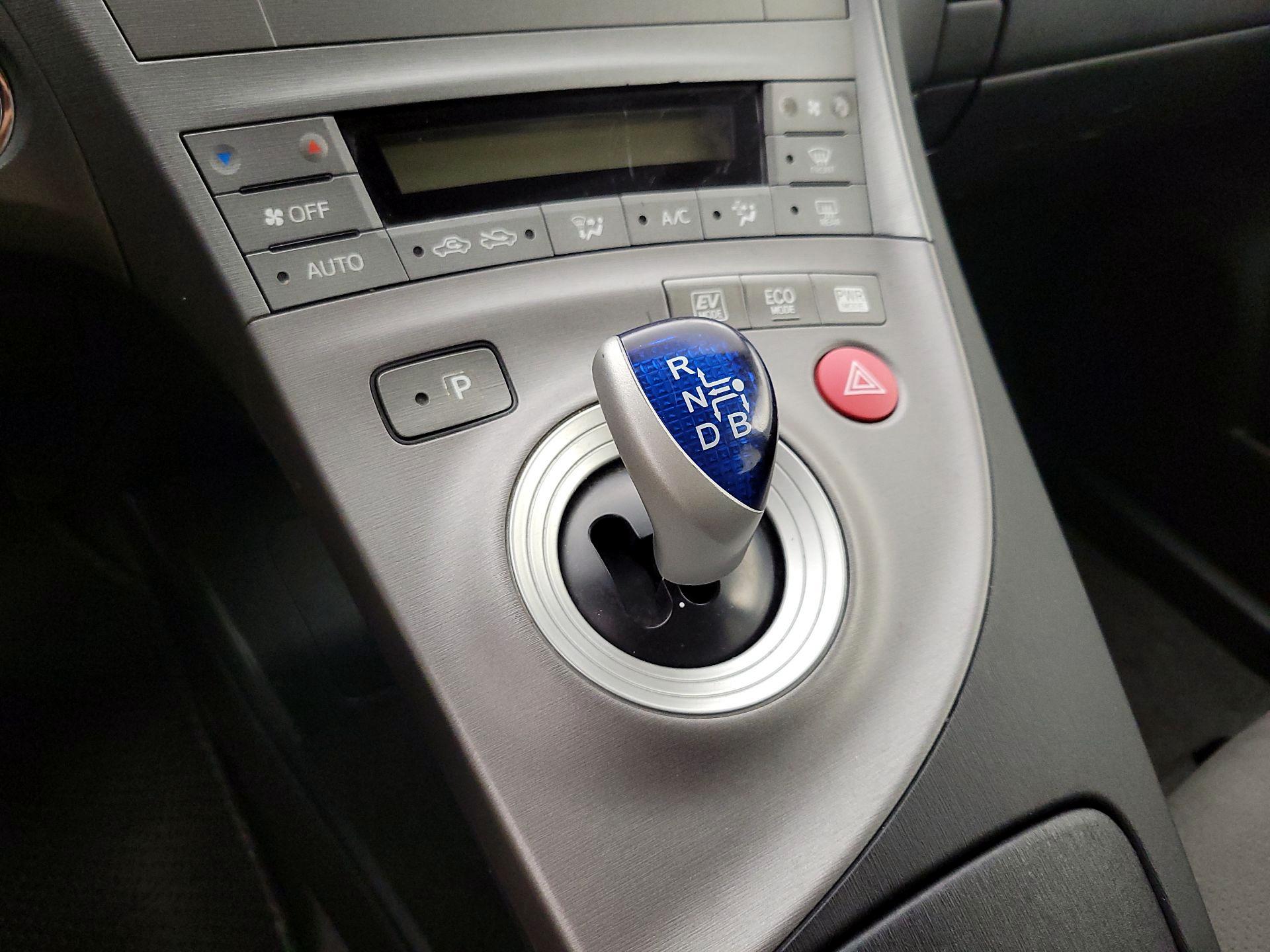 Thumbnail: 2015 Toyota Prius - 17