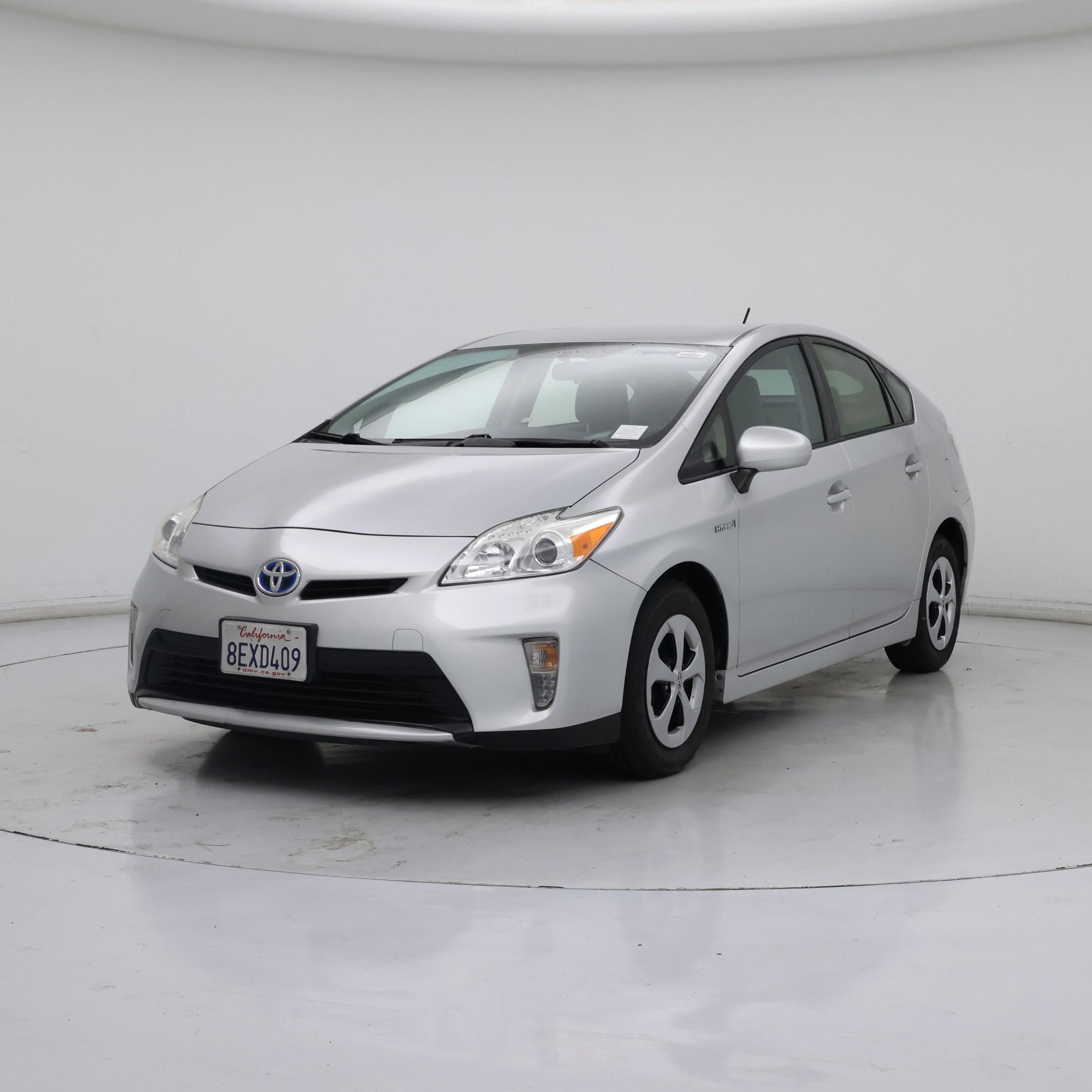 Thumbnail: 2015 Toyota Prius - 4