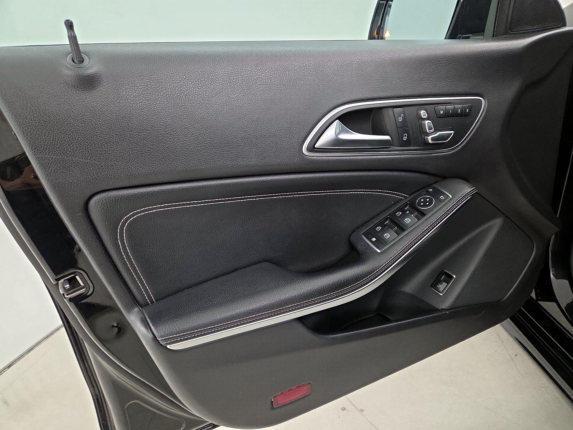 Thumbnail: 2019 Mercedes-Benz CLA - 12