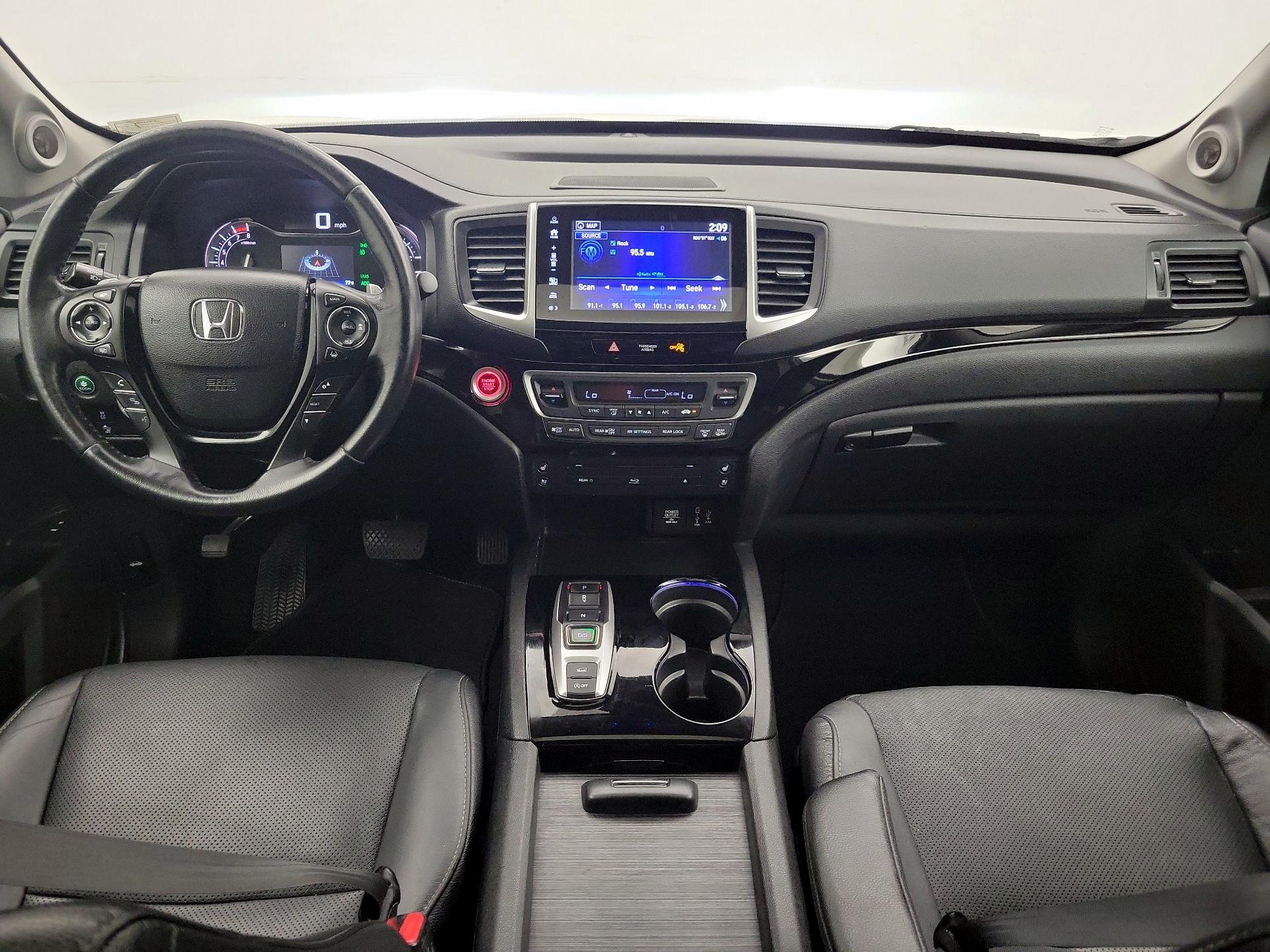 Thumbnail: 2017 Honda Pilot - 9