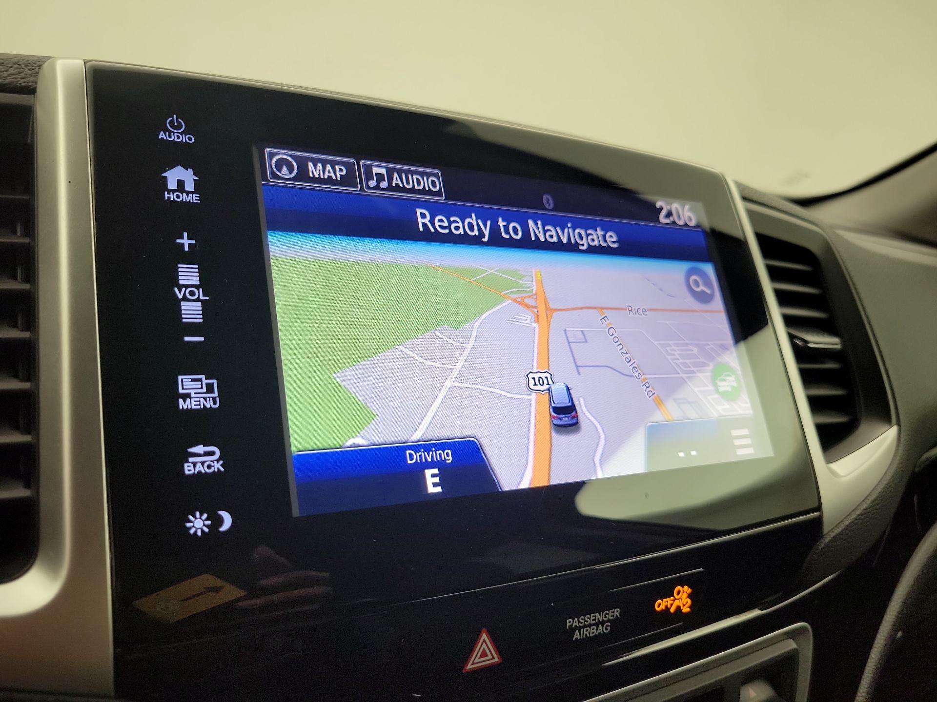 Thumbnail: 2017 Honda Pilot - 14