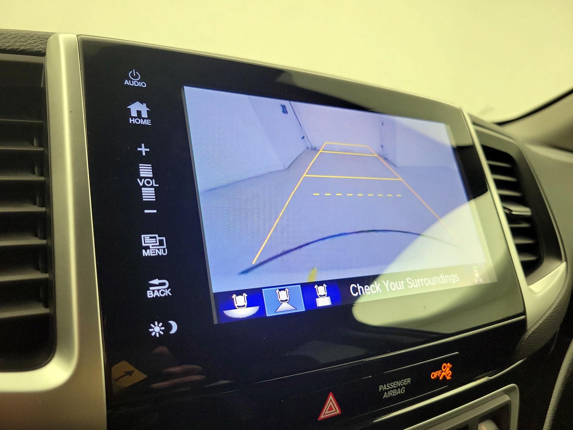 Thumbnail: 2017 Honda Pilot - 15