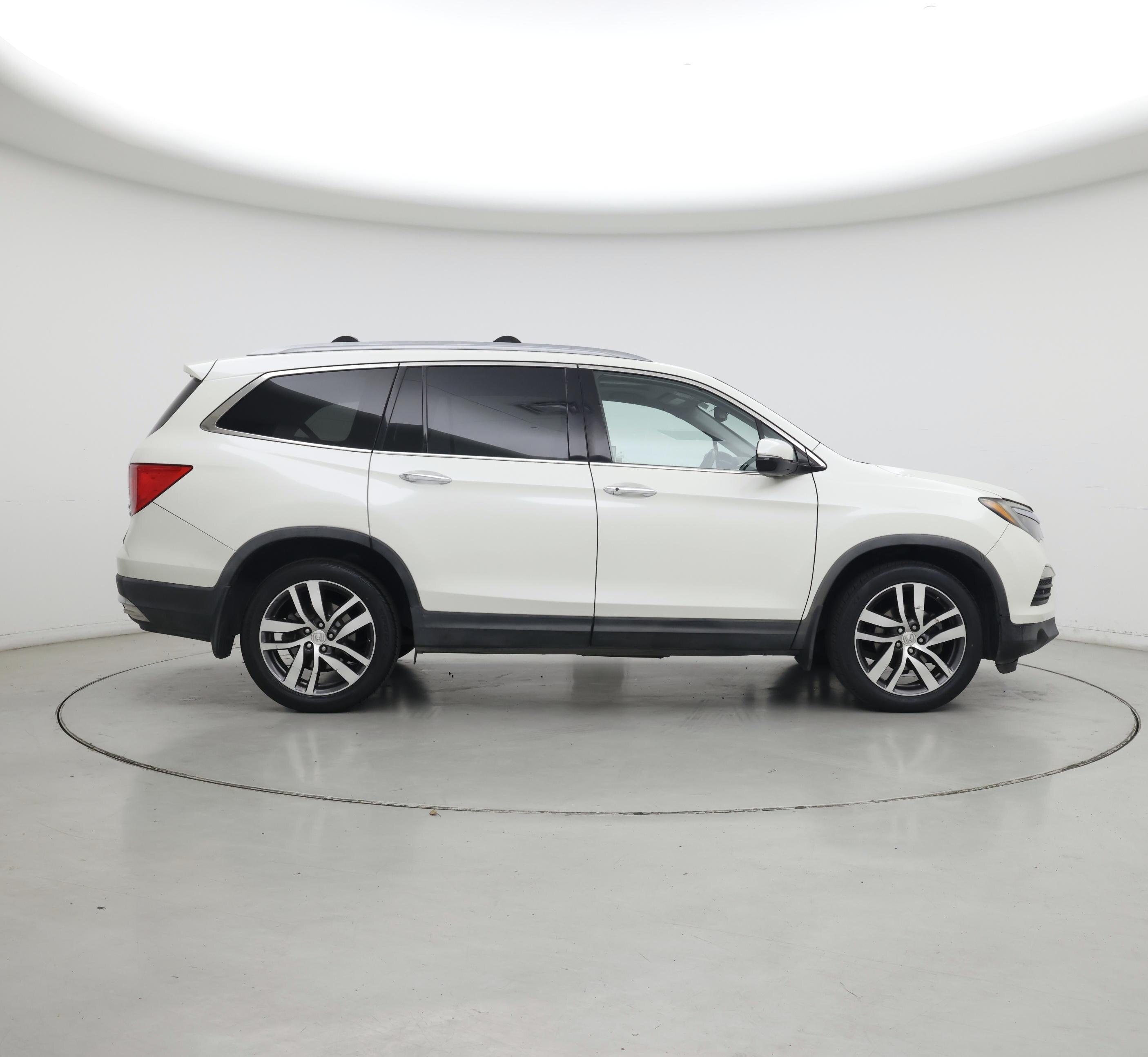 Thumbnail: 2017 Honda Pilot - 7